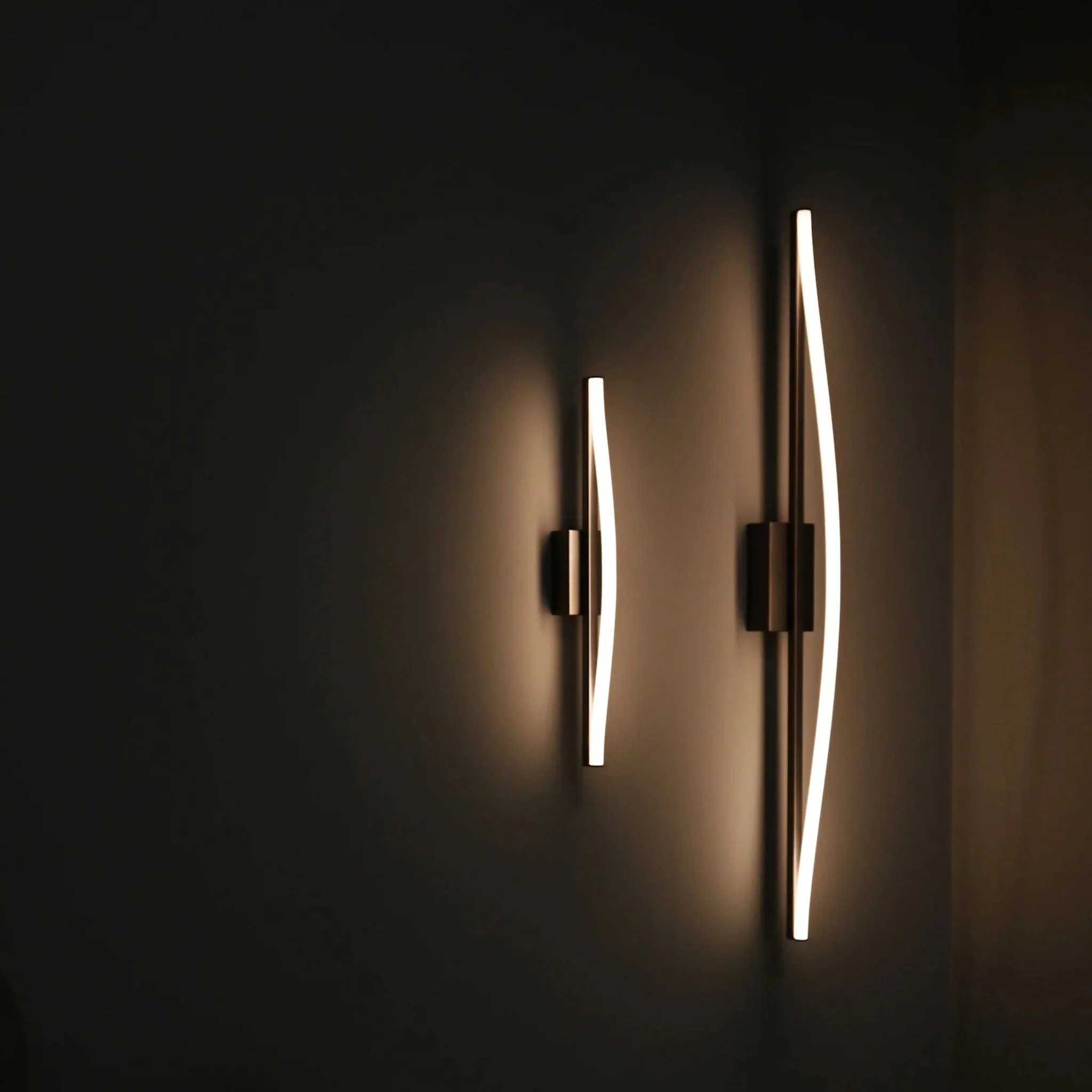 101 COPENHAGEN Bow Wall Lamp, Mini, Bronze - Image 3