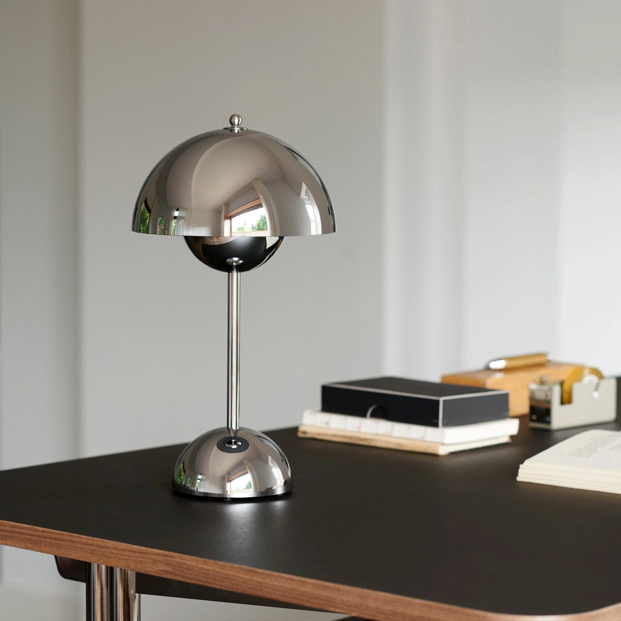 &TRADITION Flowerpot Portable Lamp VP9, Chrome-plated - Image 3