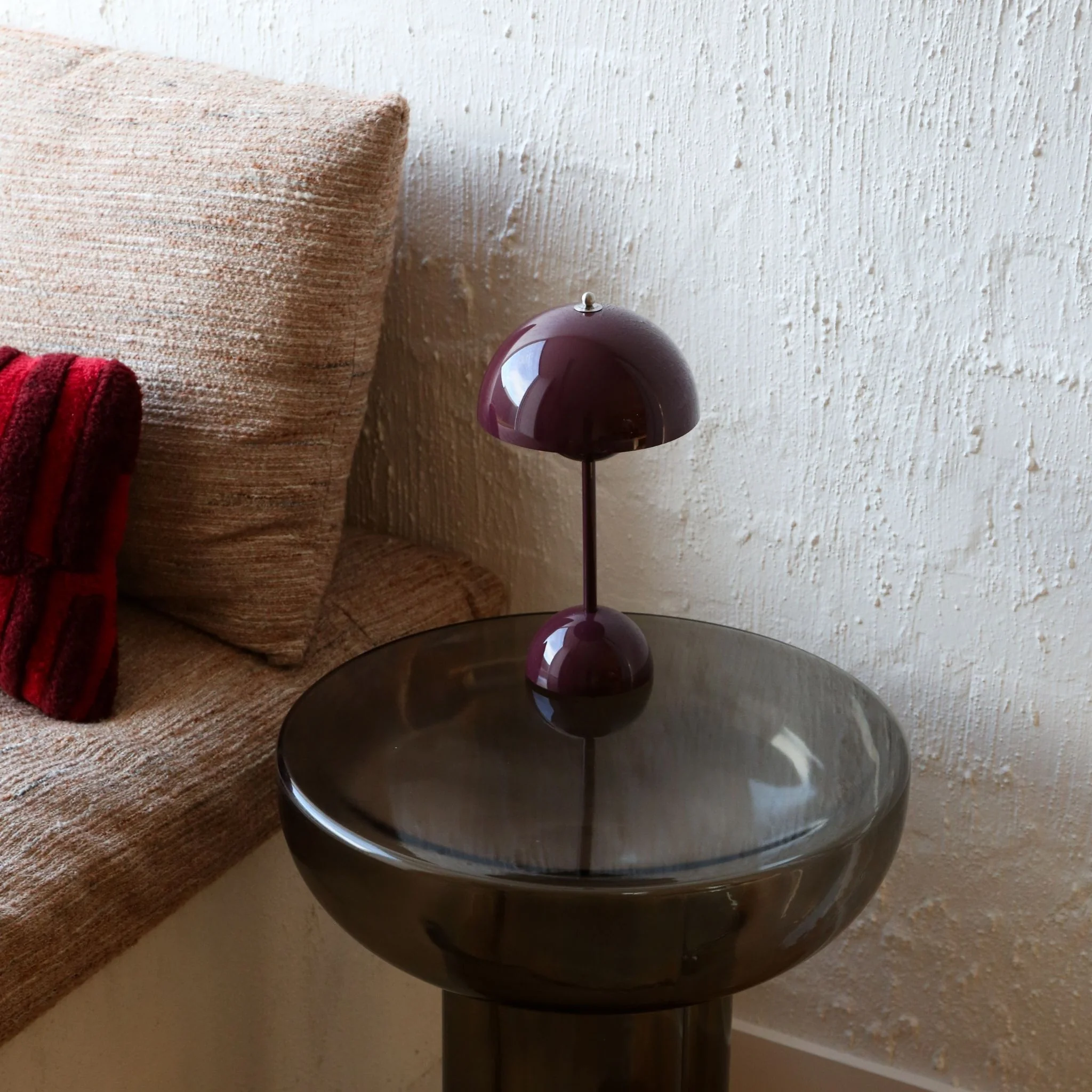 &TRADITION Flowerpot Portable Lamp VP9, Dark Plum - Image 3