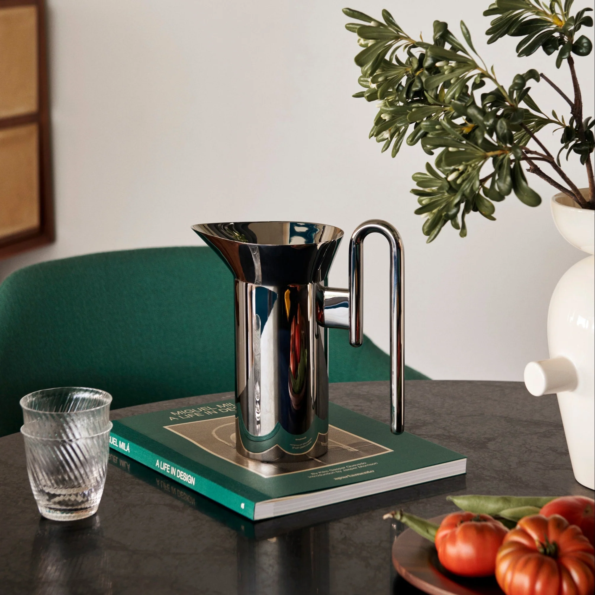 &TRADITION Momento Jug, 1L, Polished Stainless Steel - Image 8