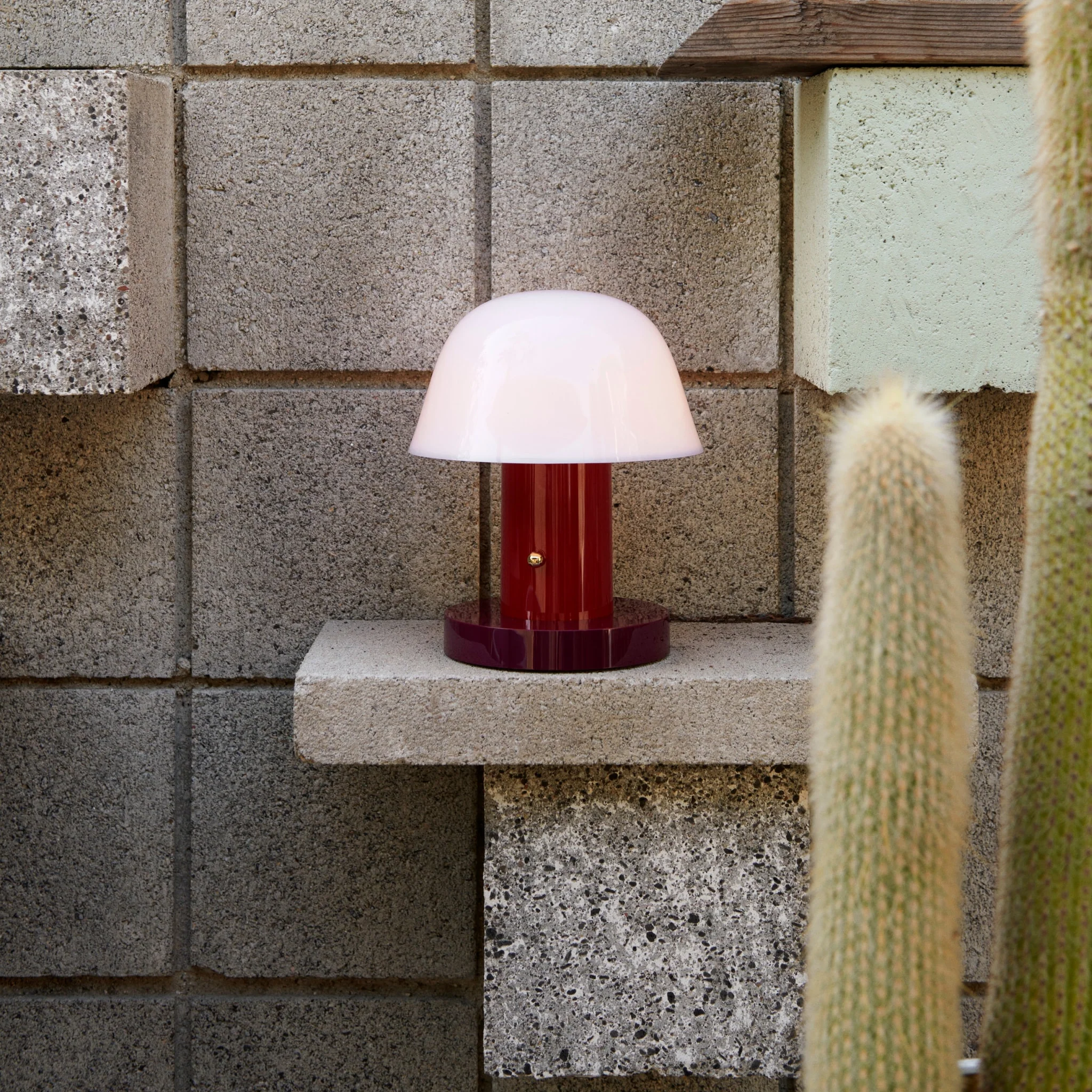 &TRADITION Setago Portable Lamp, Maroon & Grape - Image 4