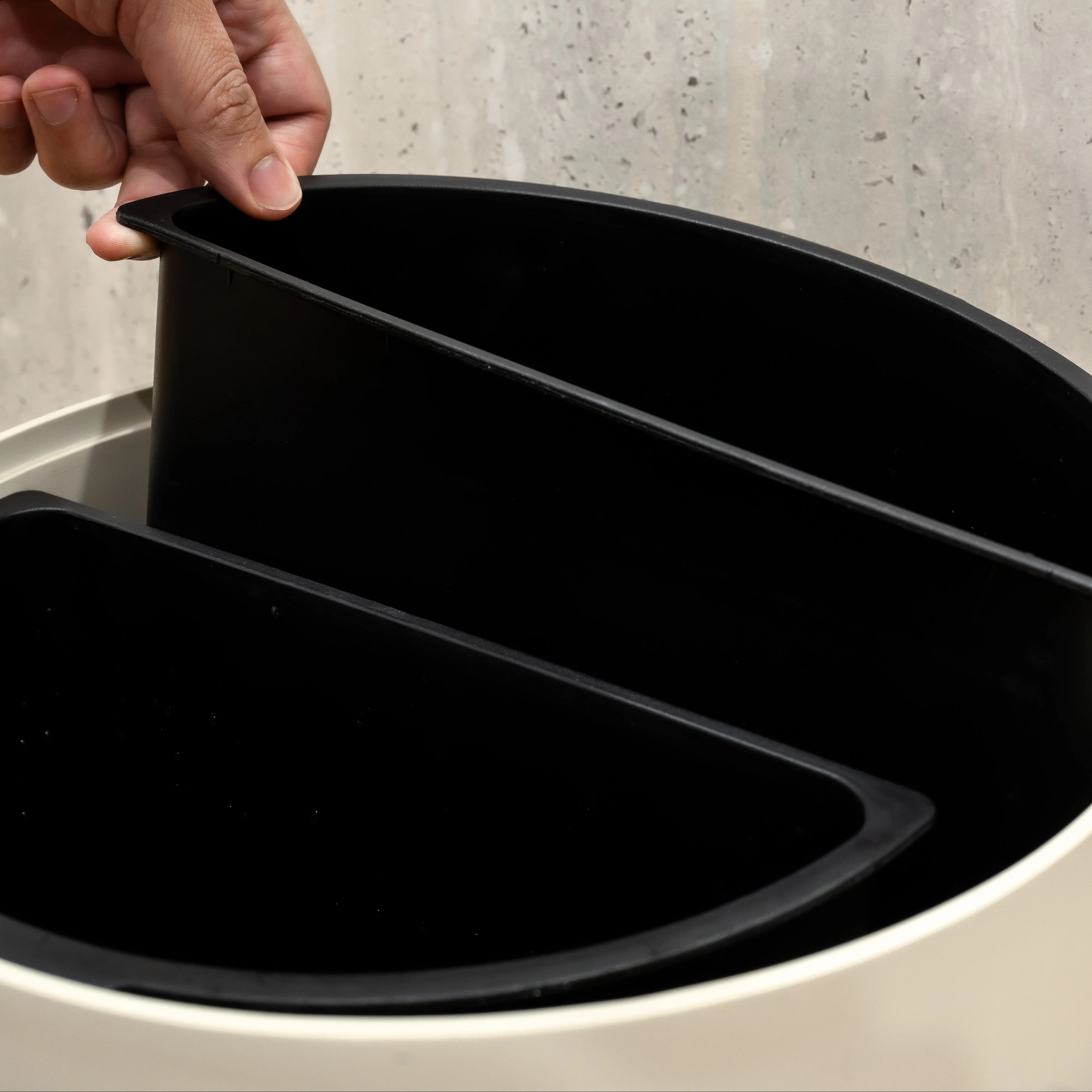 DESIGNSTUFF ARC Dual Bin, Recycle/Rubbish, Black - Image 3