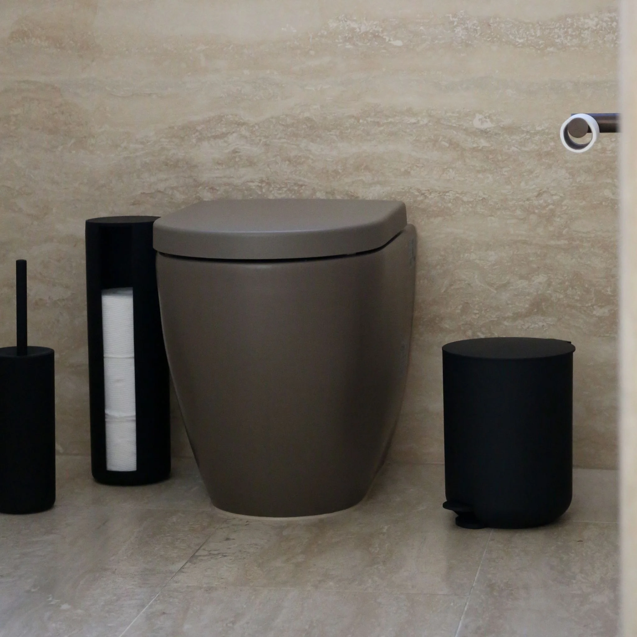 DESIGNSTUFF ARC Pedal Bin, 4.3L, Black - Image 3
