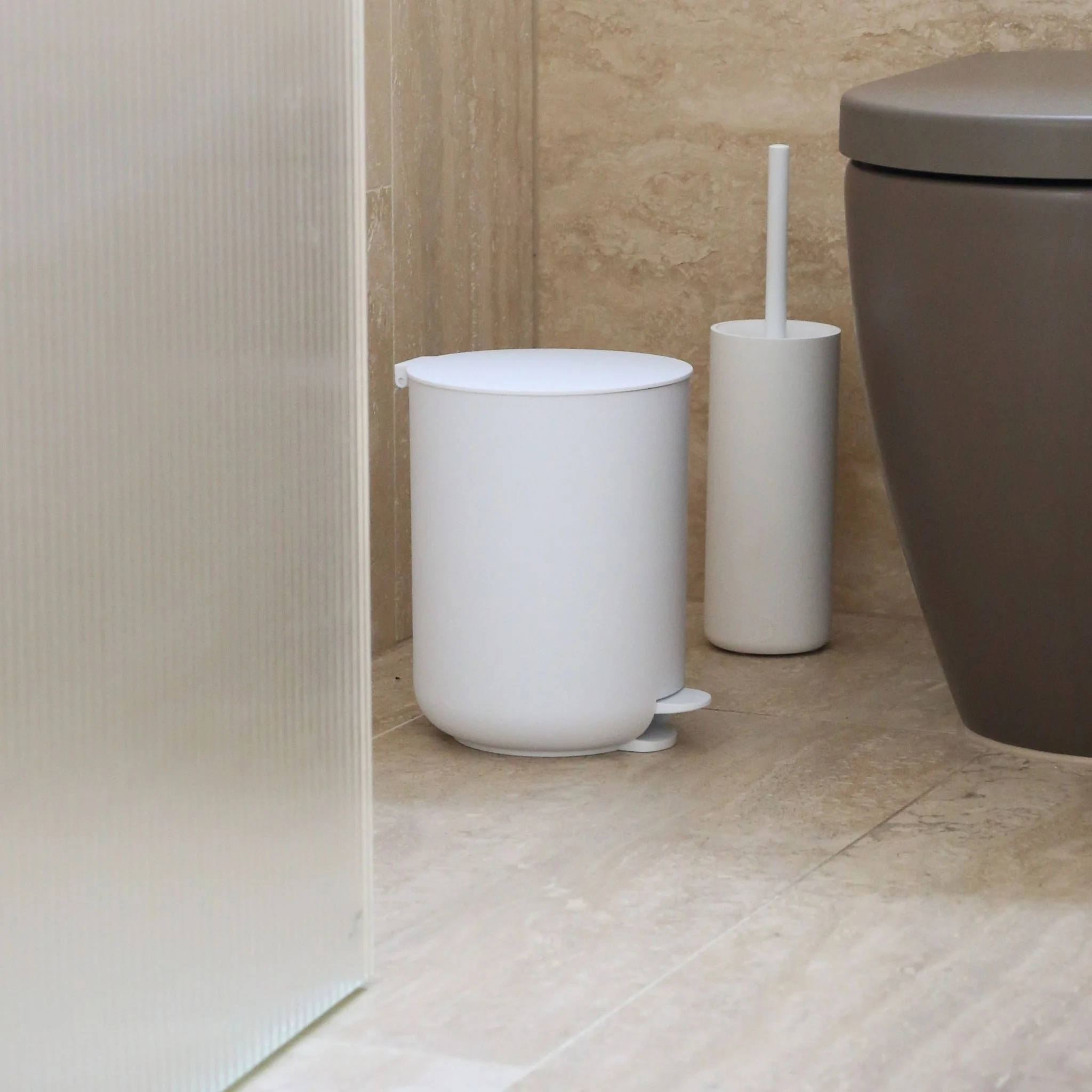 DESIGNSTUFF ARC Pedal Bin, 4.3L, White - Image 4