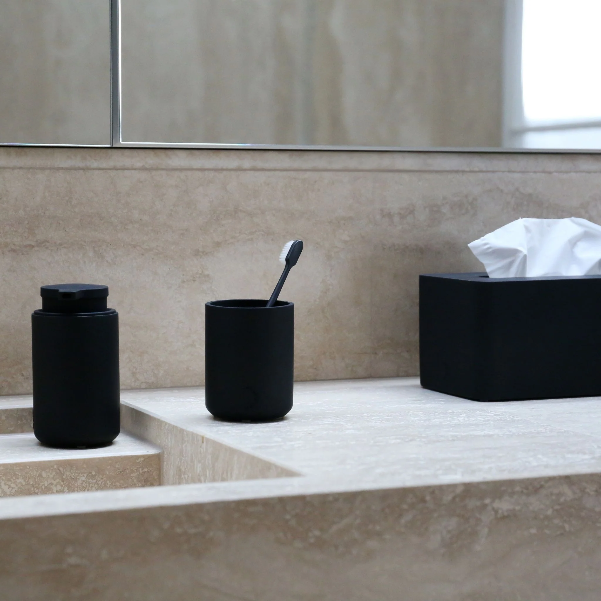 DESIGNSTUFF ARC Rectangle Tissue Box, Black - Image 4