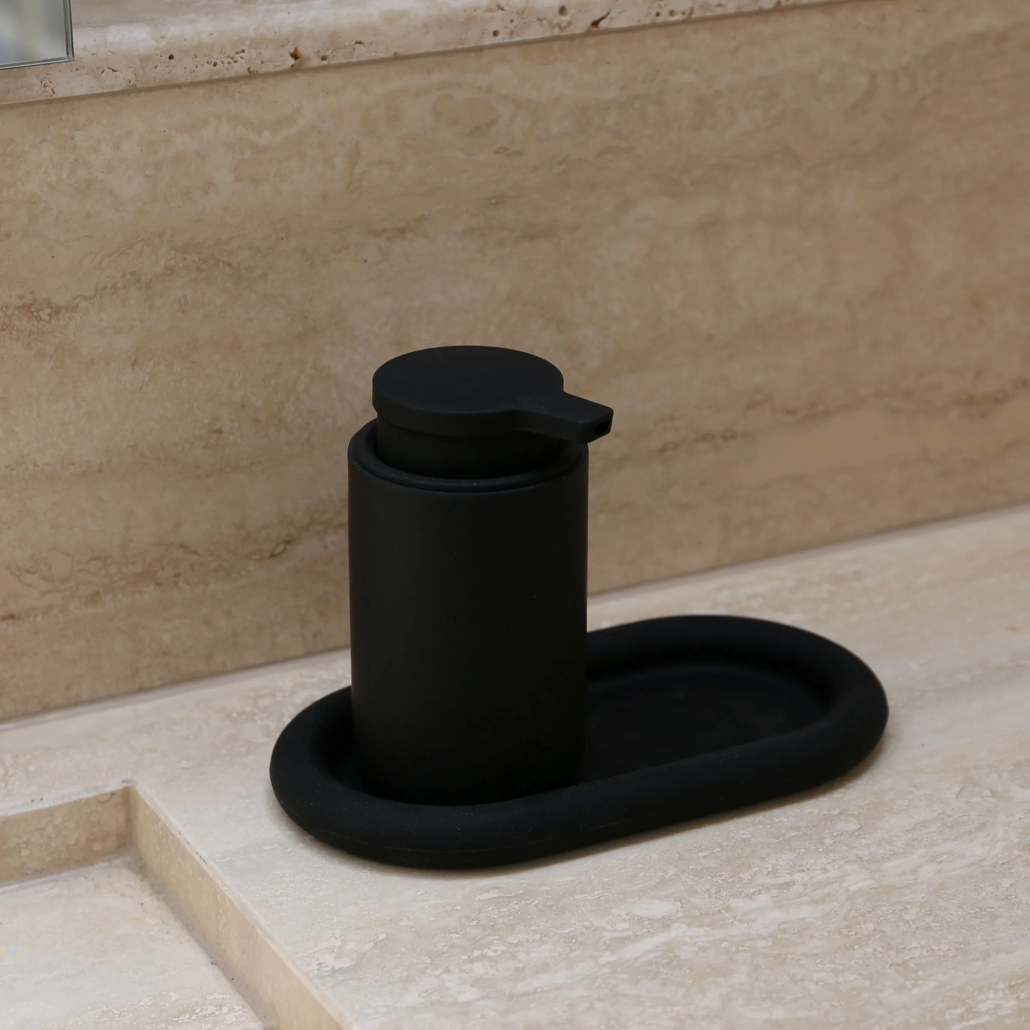DESIGNSTUFF ARC Soap Dispenser, Black - Image 3