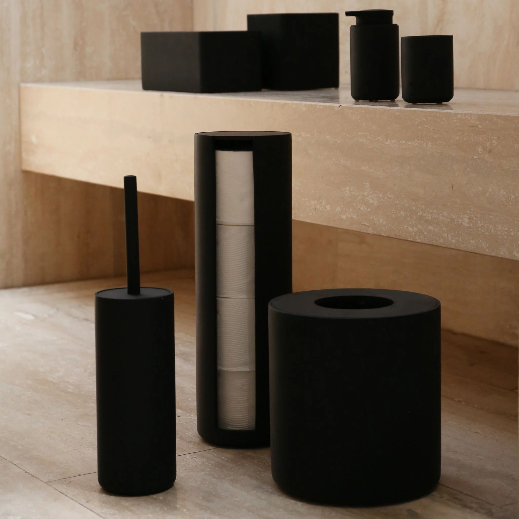 DESIGNSTUFF ARC Soap Dispenser, Black - Image 9