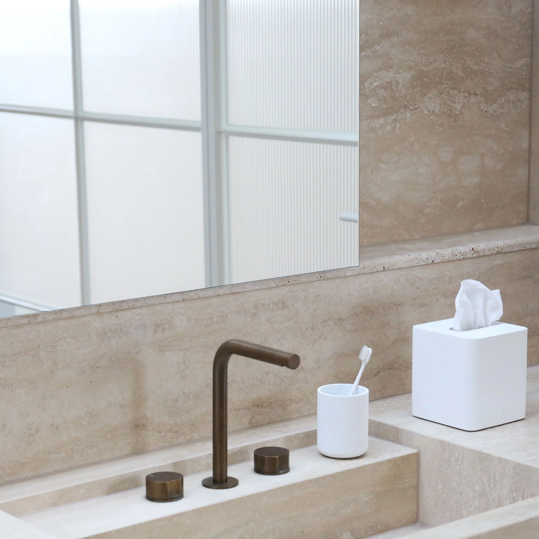 DESIGNSTUFF ARC Tumbler/Toothbrush Holder, White - Image 4