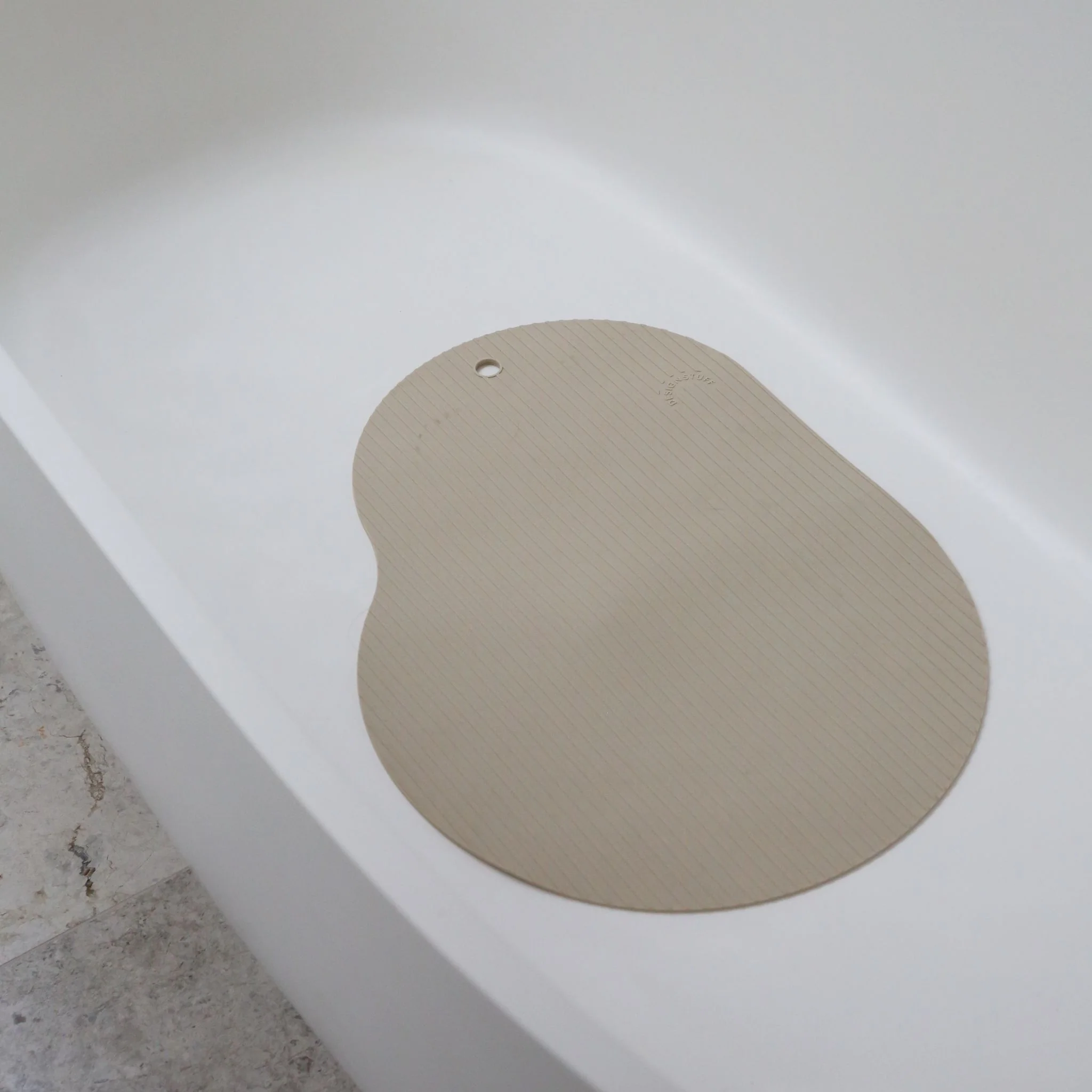 DESIGNSTUFF CURV Silicone Bath Mat, Sand - Image 3