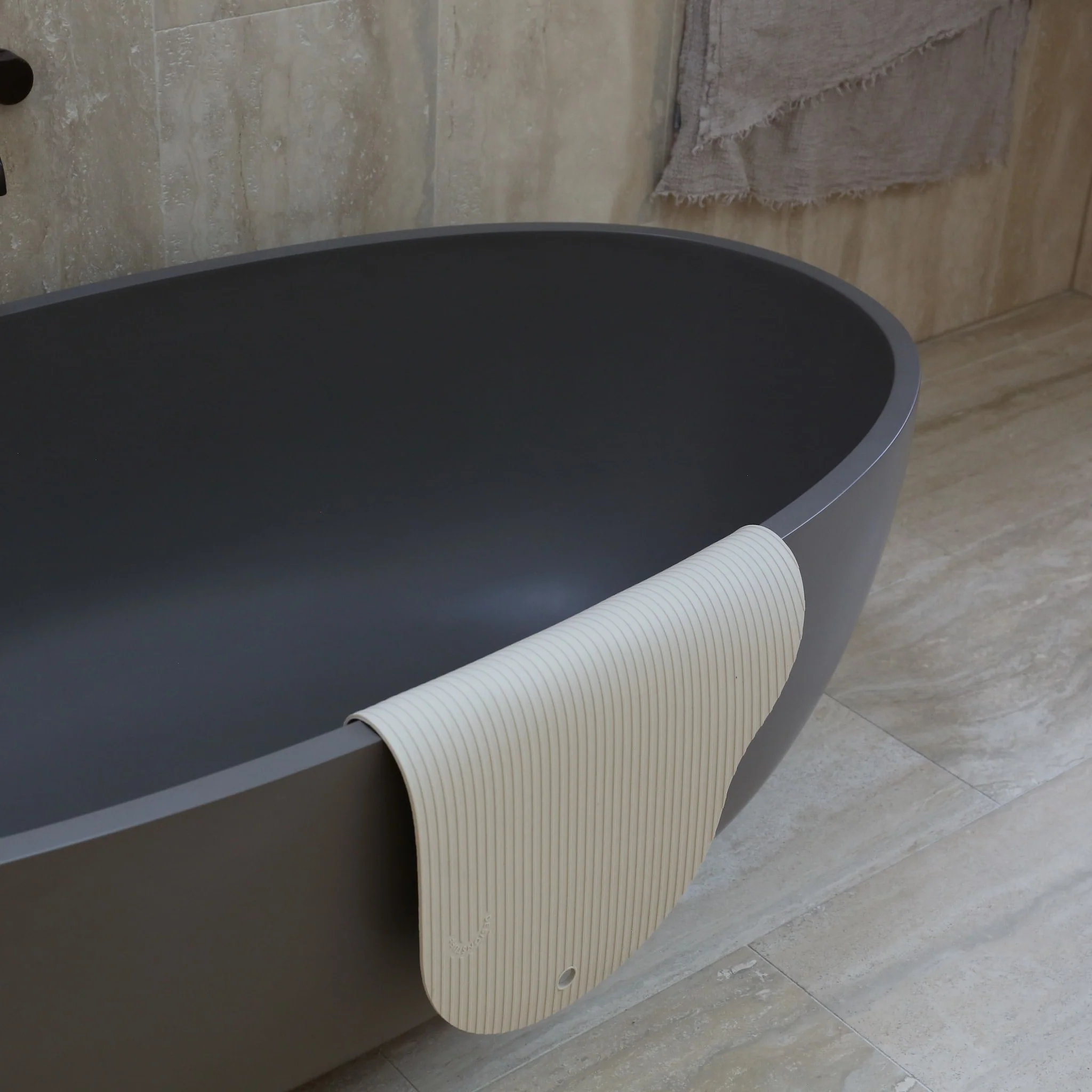 DESIGNSTUFF CURV Silicone Bath Mat, Sand - Image 4