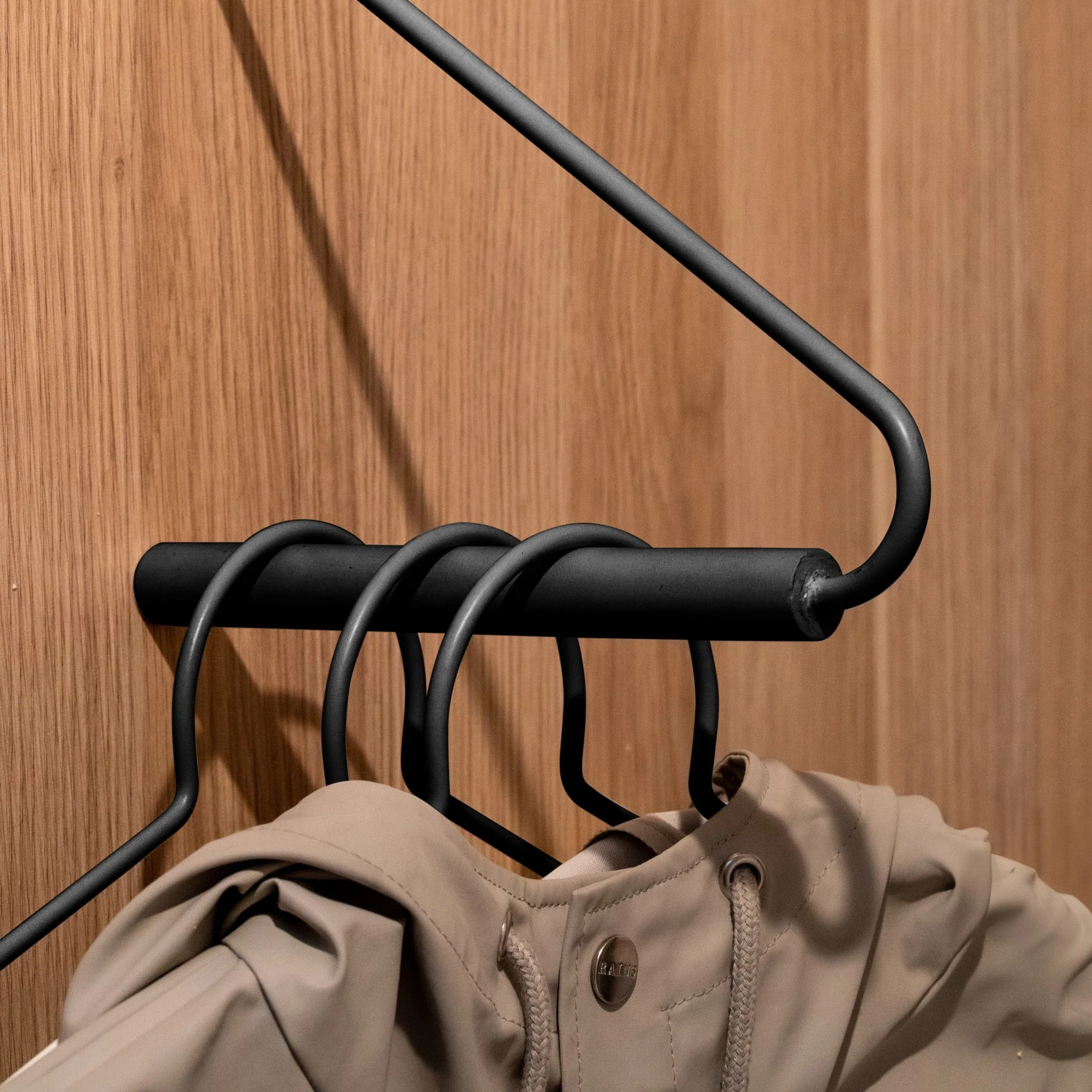 DESIGNSTUFF Curve Clothes Rack, Black - Image 3