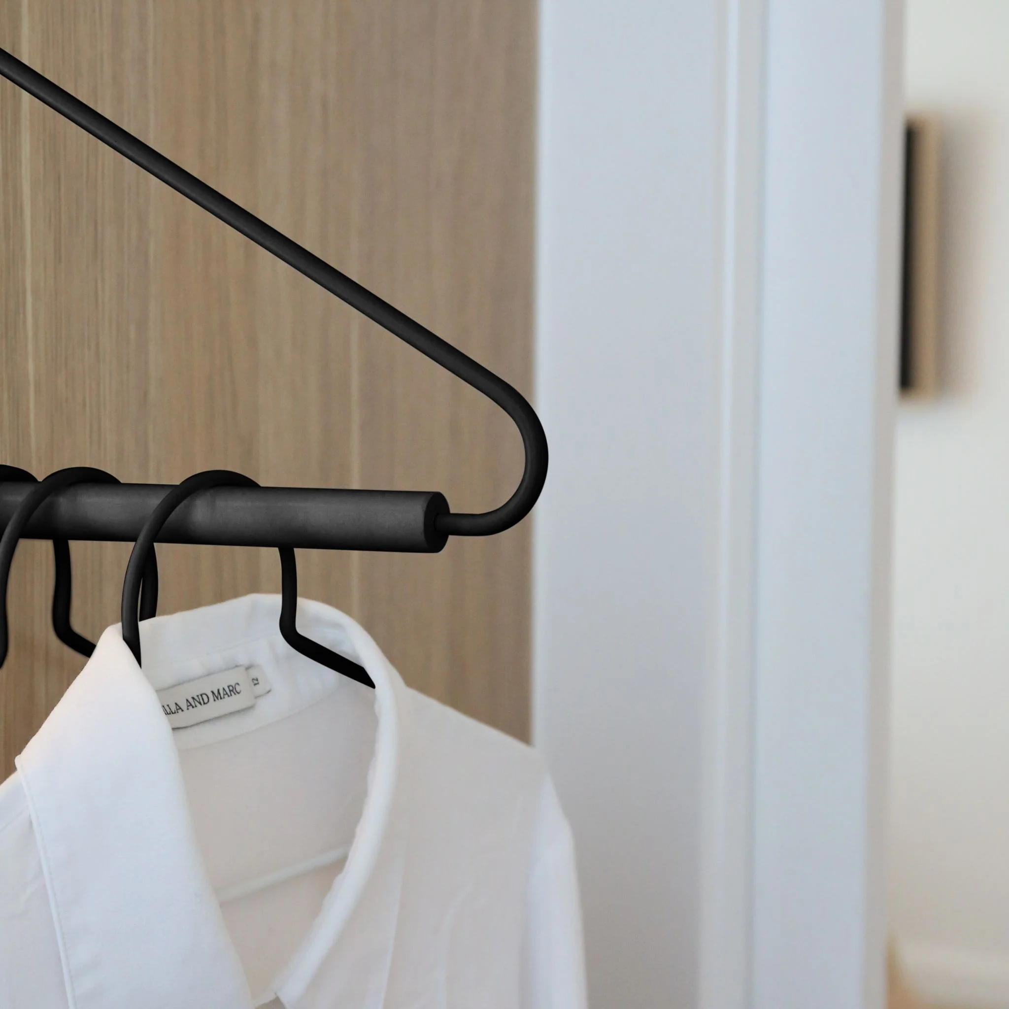DESIGNSTUFF Curve Clothes Rack, Black - Image 6