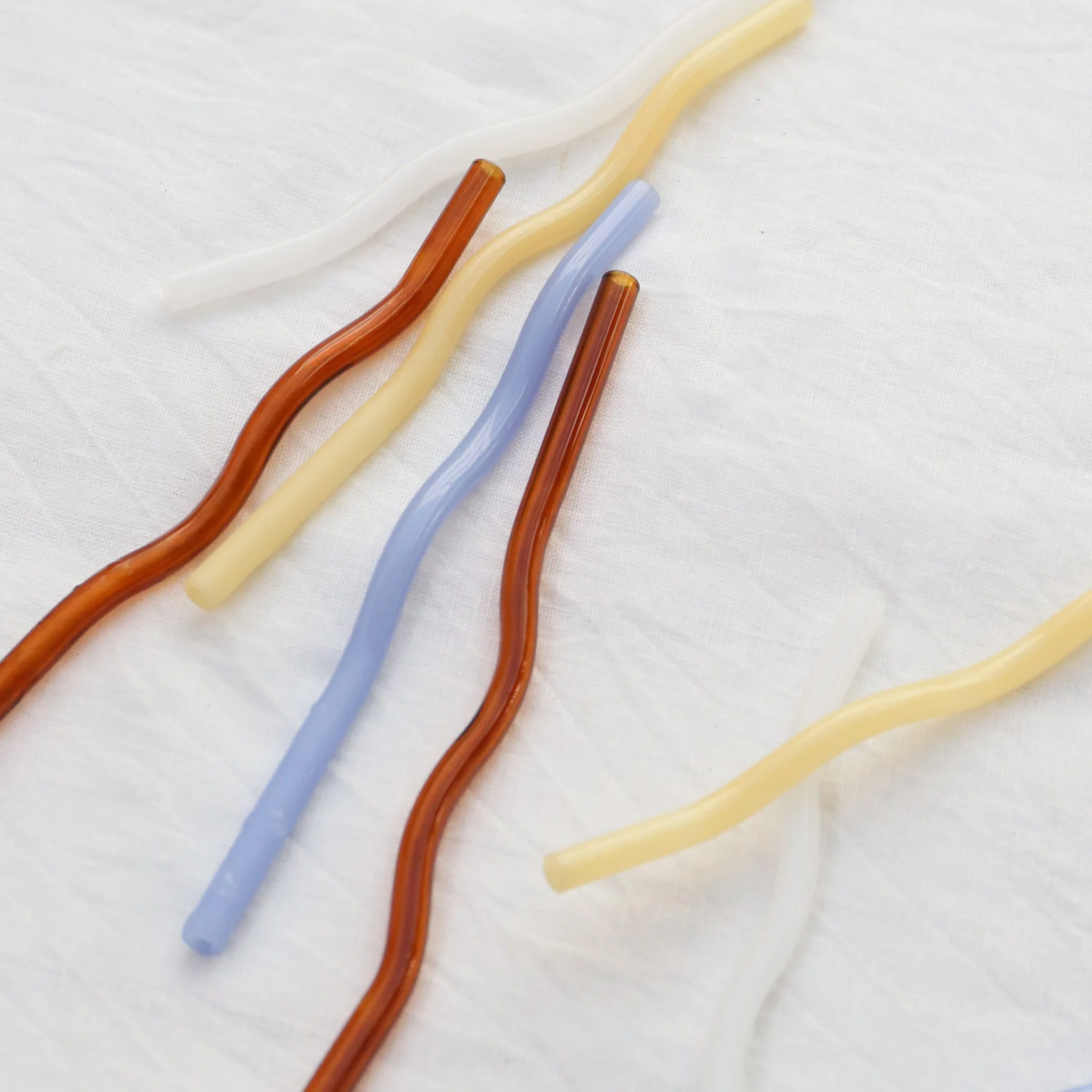 DESIGNSTUFF Curve Glass Straw, Mixed Mist/Lemon/White/Cinnamon (Set of 4) - Image 5