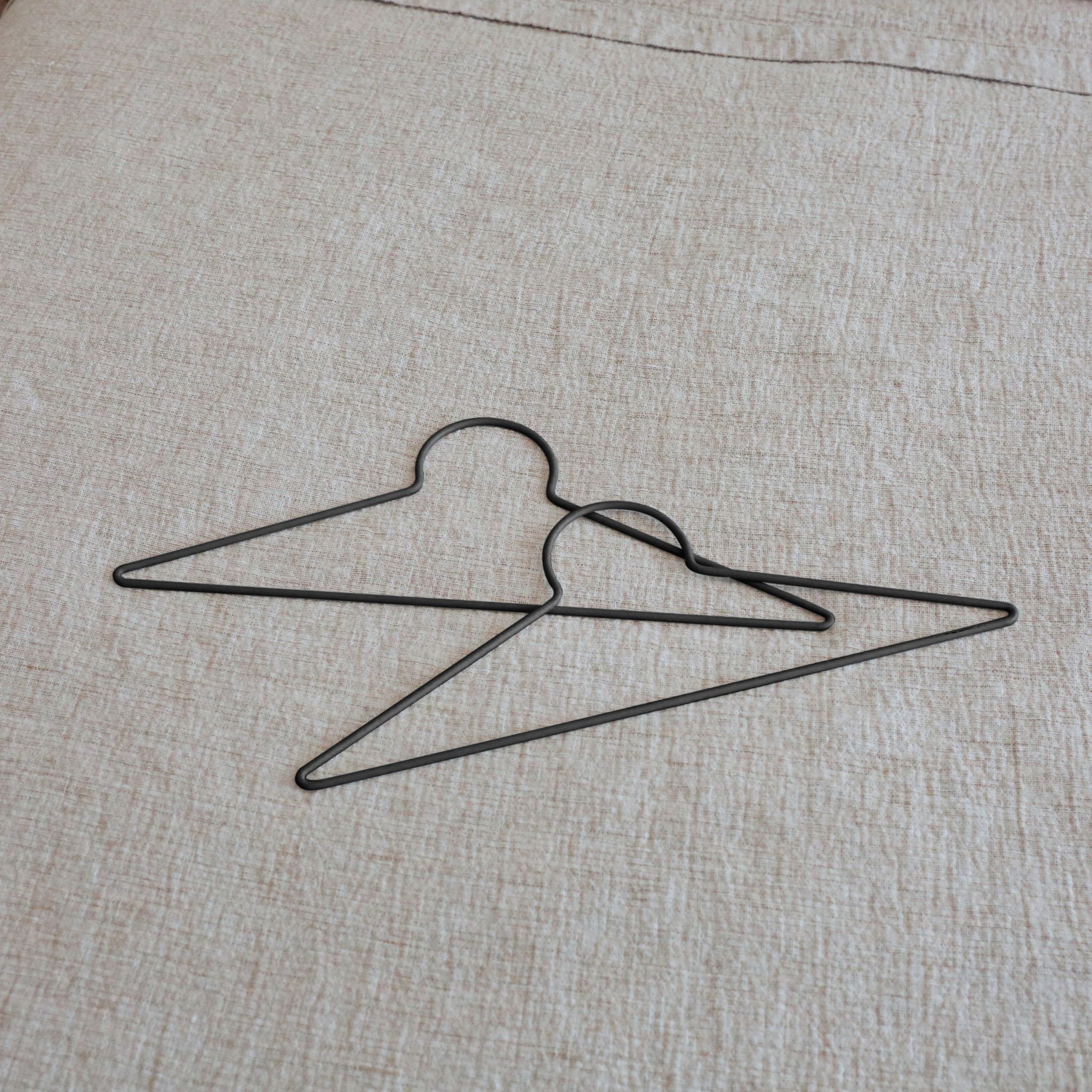 DESIGNSTUFF Curve Hangers - Set of 3, Black - Image 5
