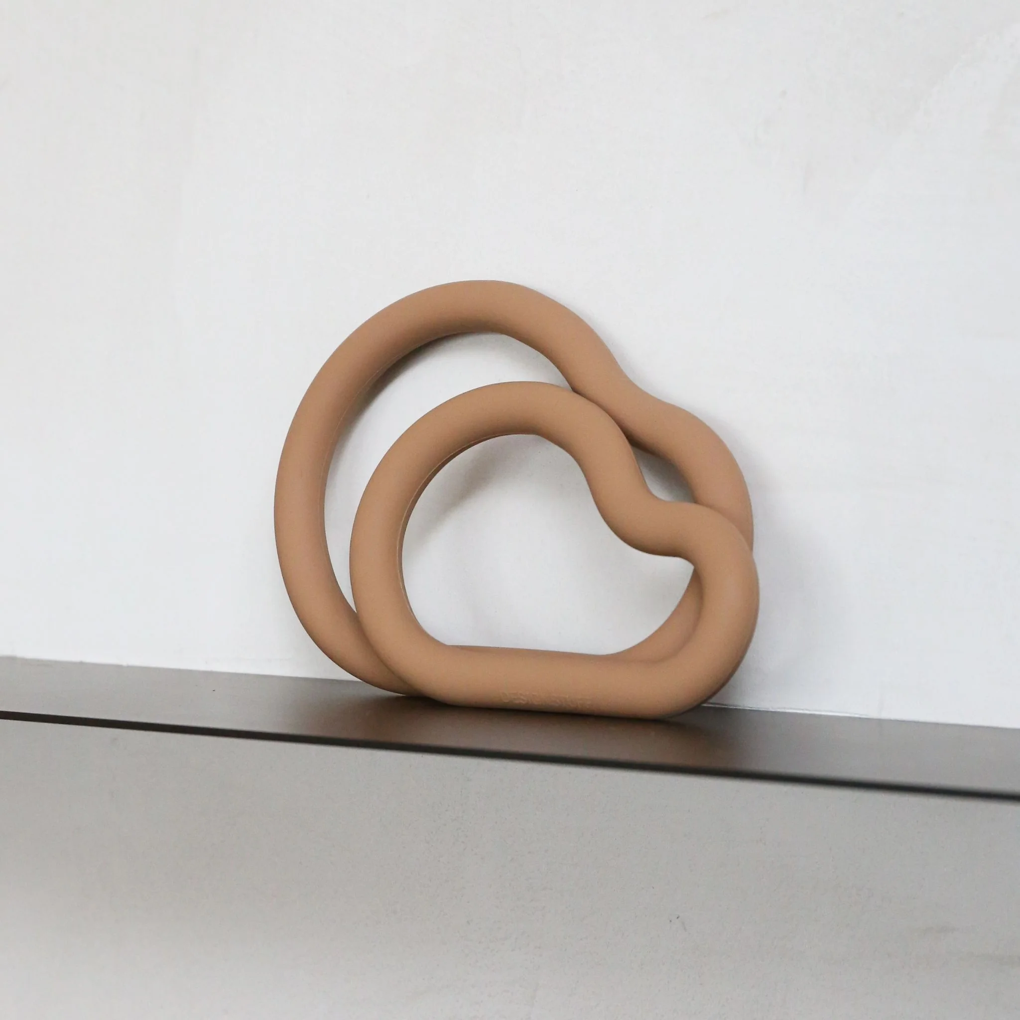 DESIGNSTUFF RUND Curve Silicone Trivet L, Camel - Image 4