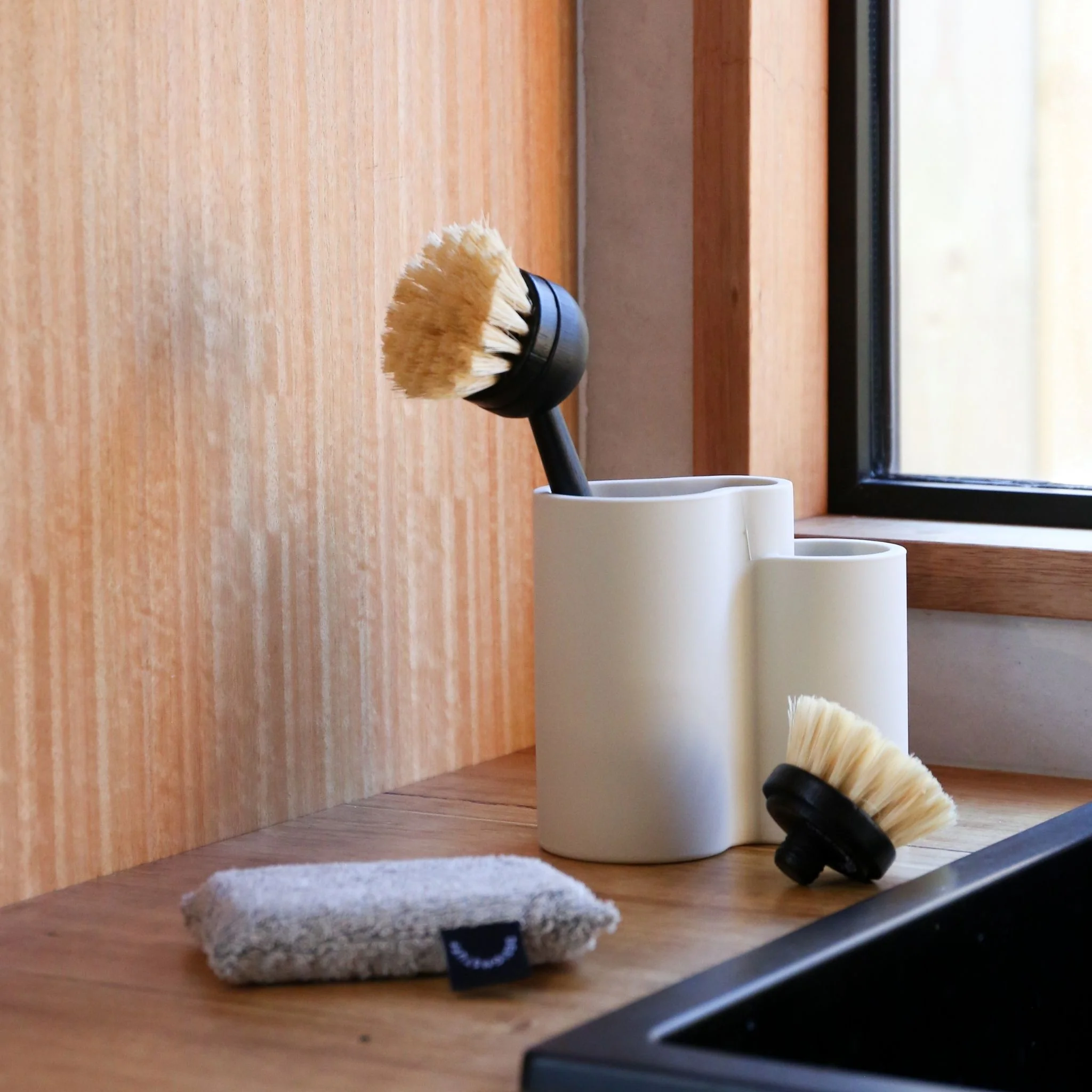 DESIGNSTUFF Eco Dish Brush, Black - Image 14