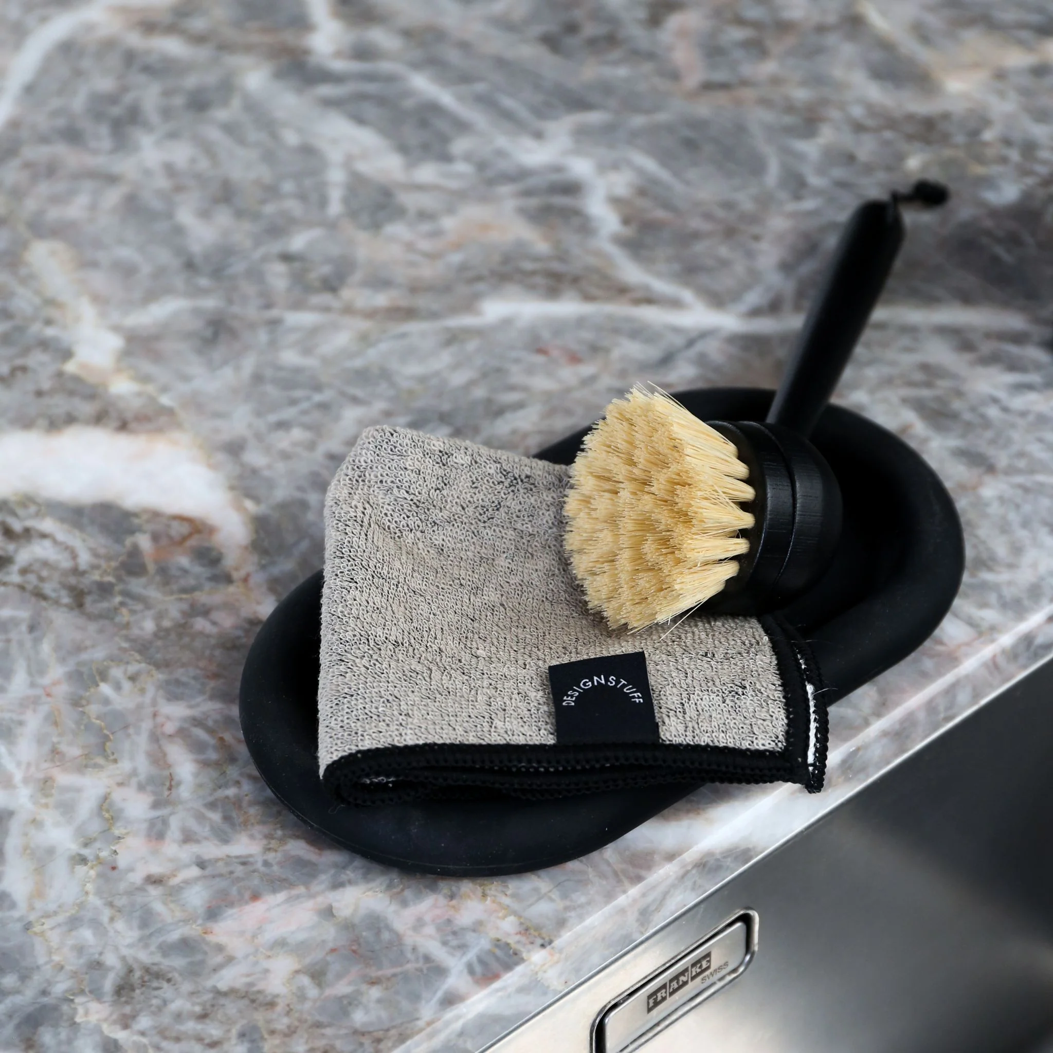 DESIGNSTUFF Eco Dish Brush, Black - Image 3