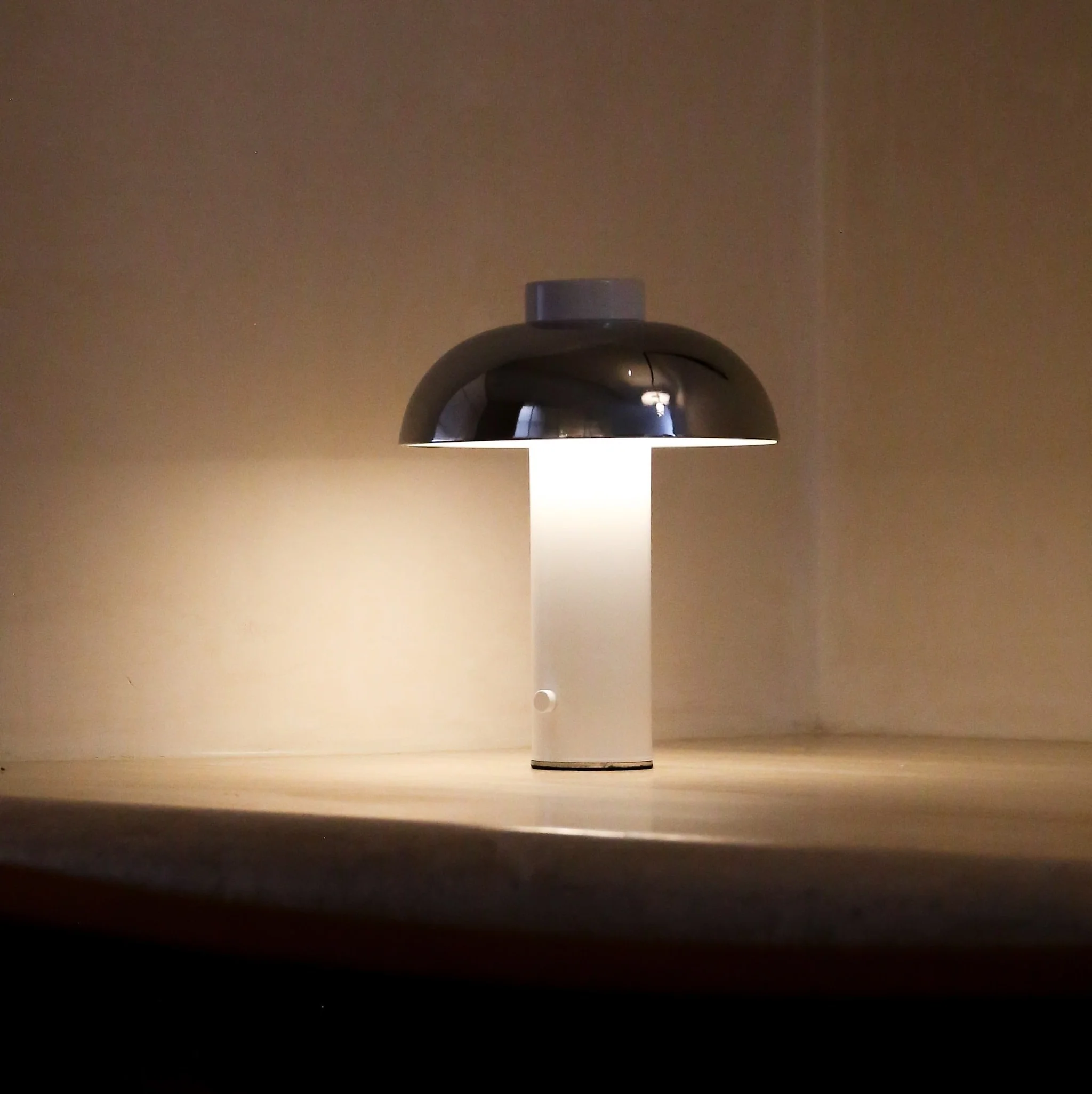 DESIGNSTUFF LUME Elio Pillar Portable Lamp, White/Chrome - Image 3