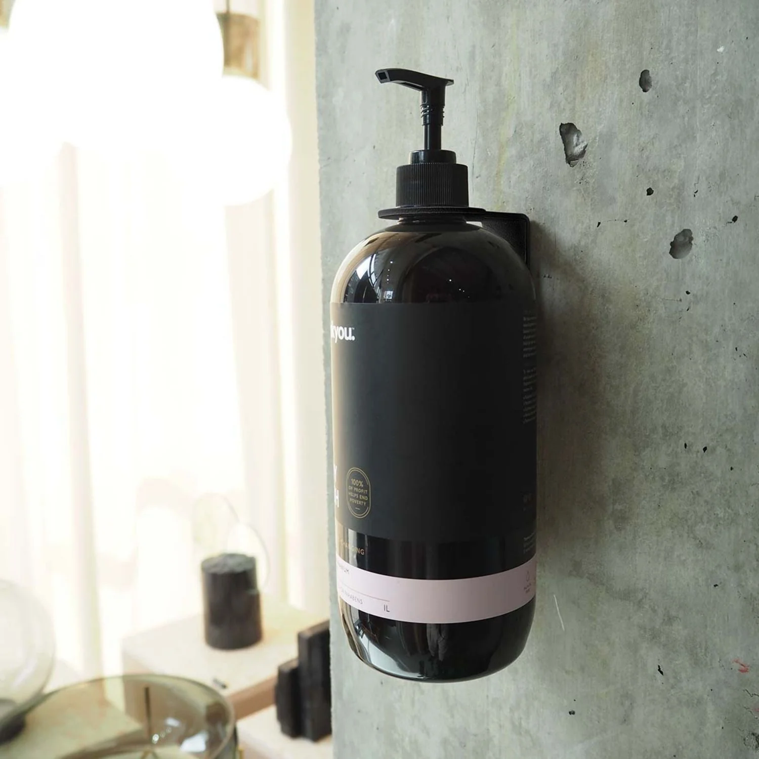 DESIGNSTUFF Floating Soap Dispenser Holder, Black - Image 6