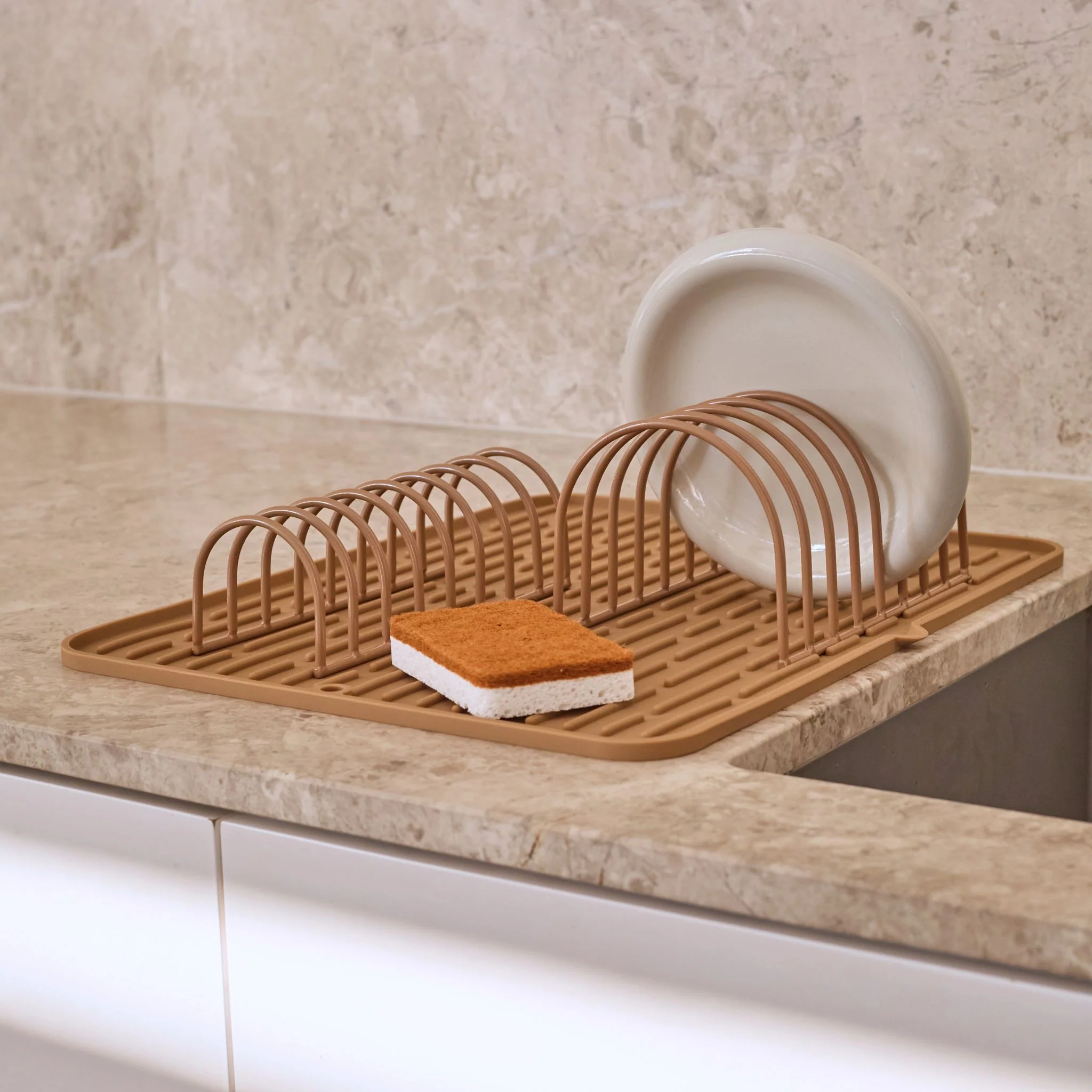 DESIGNSTUFF DRIP Folding Silicone Drying Mat Large w/ Drainage Mouth, Camel - Image 2