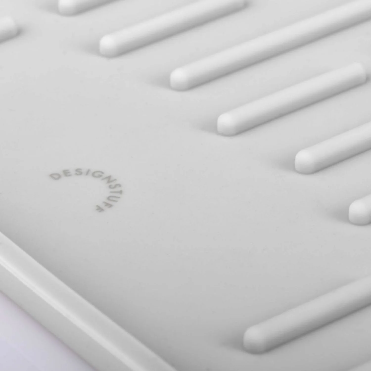 DESIGNSTUFF DRIP Folding Silicone Drying Mat Large w/ Drainage Mouth, White - Image 6
