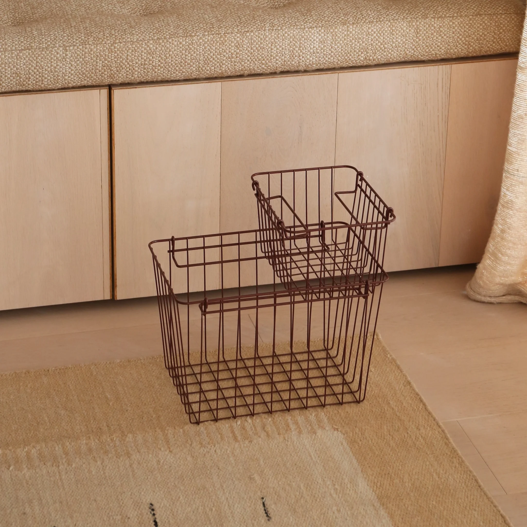 DESIGNSTUFF FORMA Metal Basket, L, Burgundy - Image 2