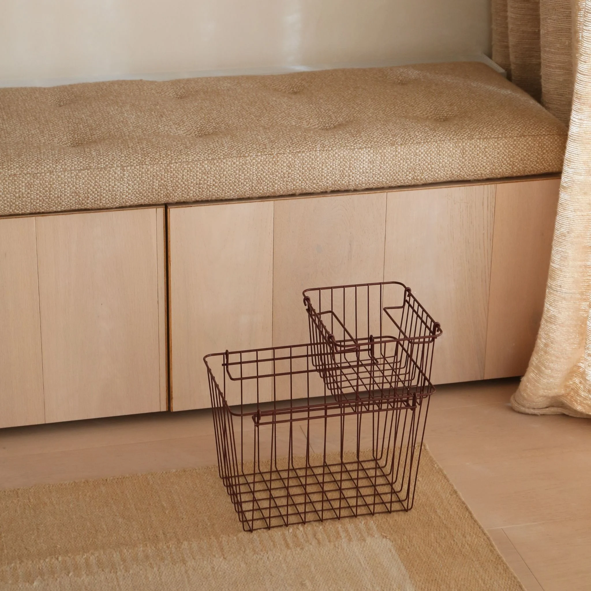 DESIGNSTUFF FORMA Metal Basket S, Burgundy - Image 4