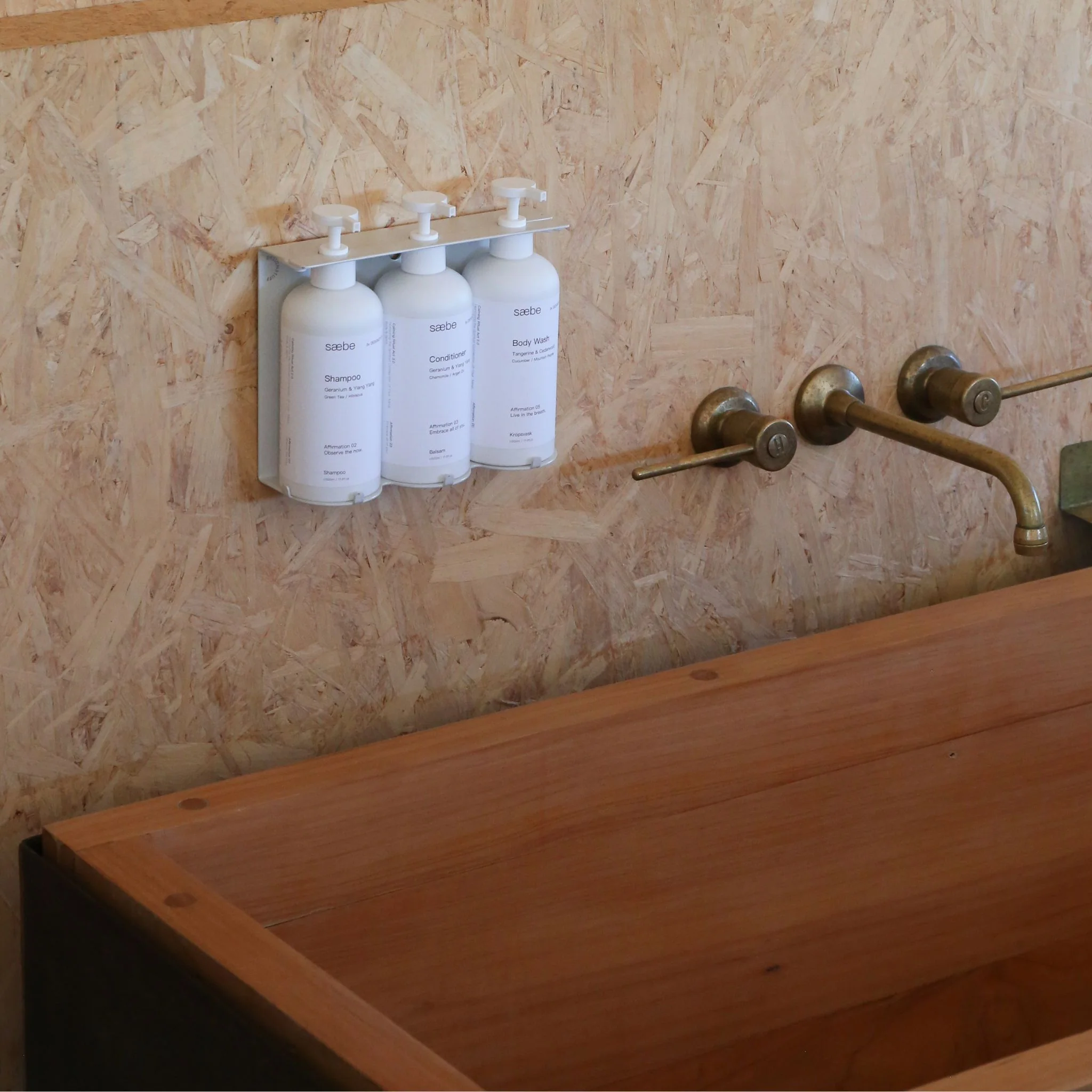 DESIGNSTUFF Lockable Soap Dispenser Holder, Triple 500ml, White - Image 5
