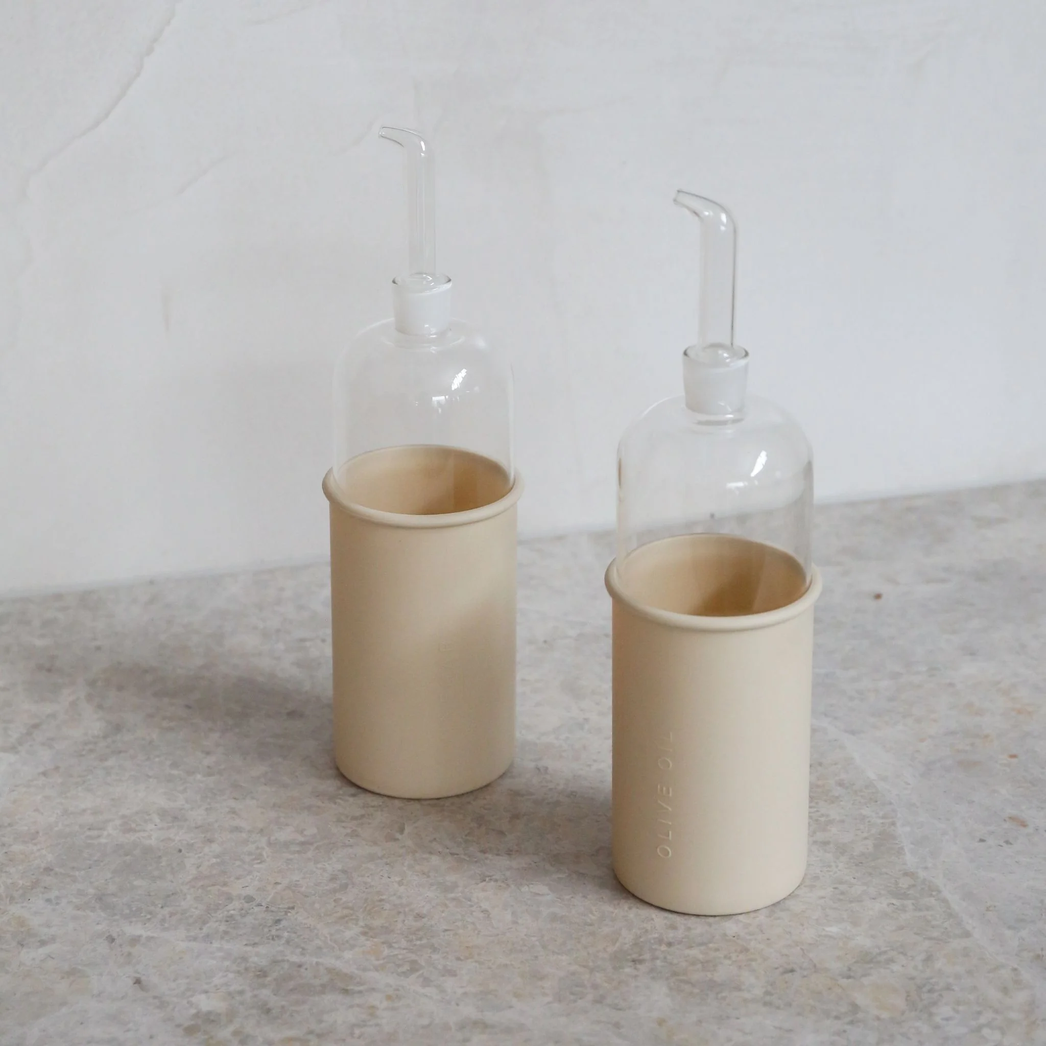 DESIGNSTUFF LUYO Oil & Vinegar Bottle Gift Set, 700 ml, Sand - Image 8