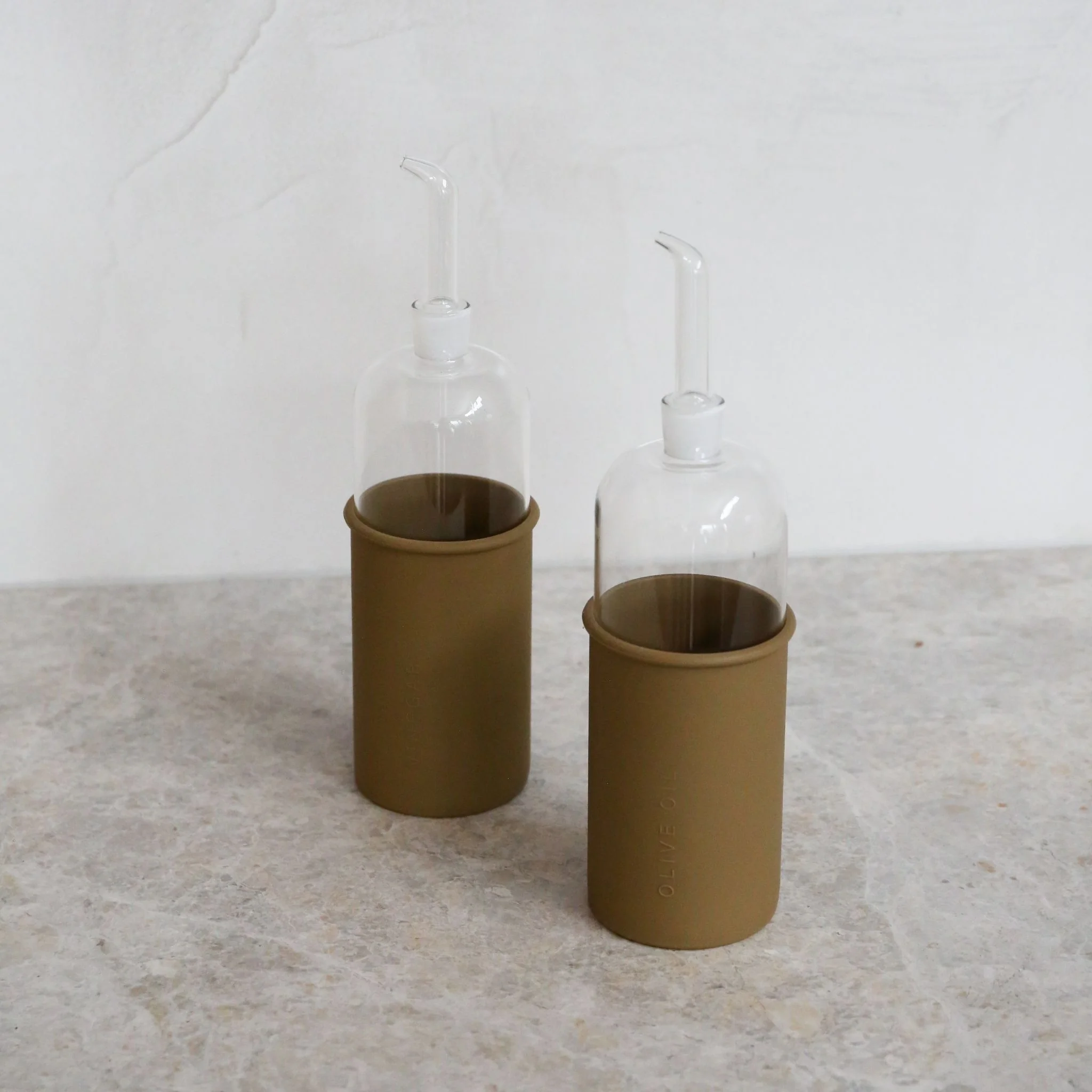 DESIGNSTUFF RUND Bottle for Vinegar, Glass/Silicone, 700ml, Fern - Image 3
