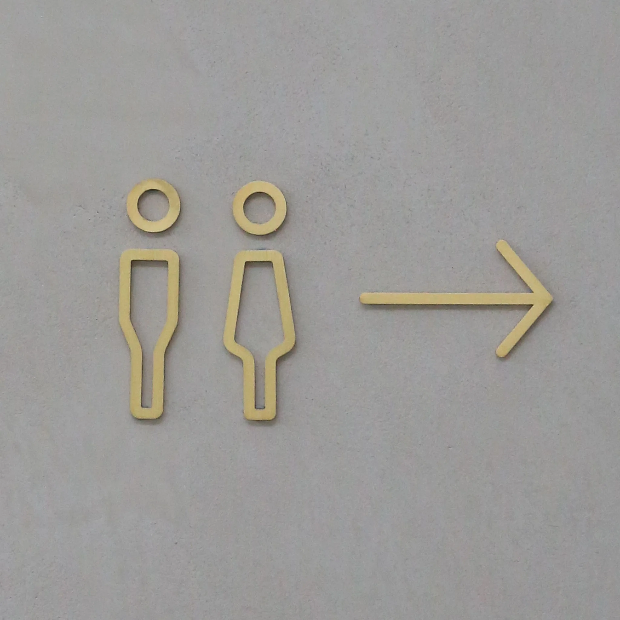 DESIGNSTUFF Signage, Arrow, Brushed Brass - Image 2