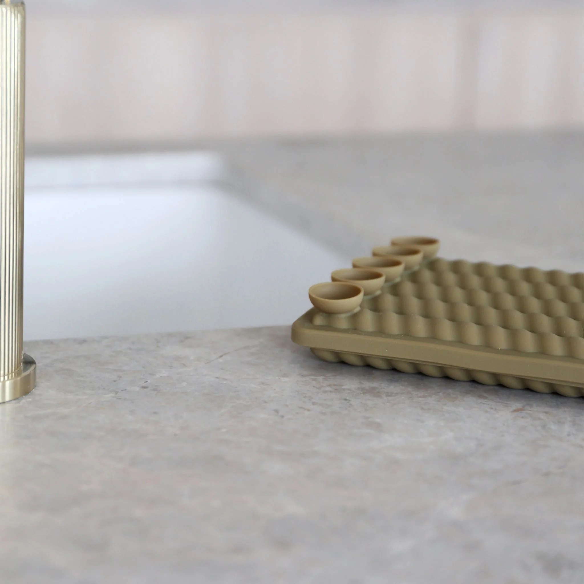 DESIGNSTUFF Spiral Twist Ice Cube Tray, Khaki - Image 5