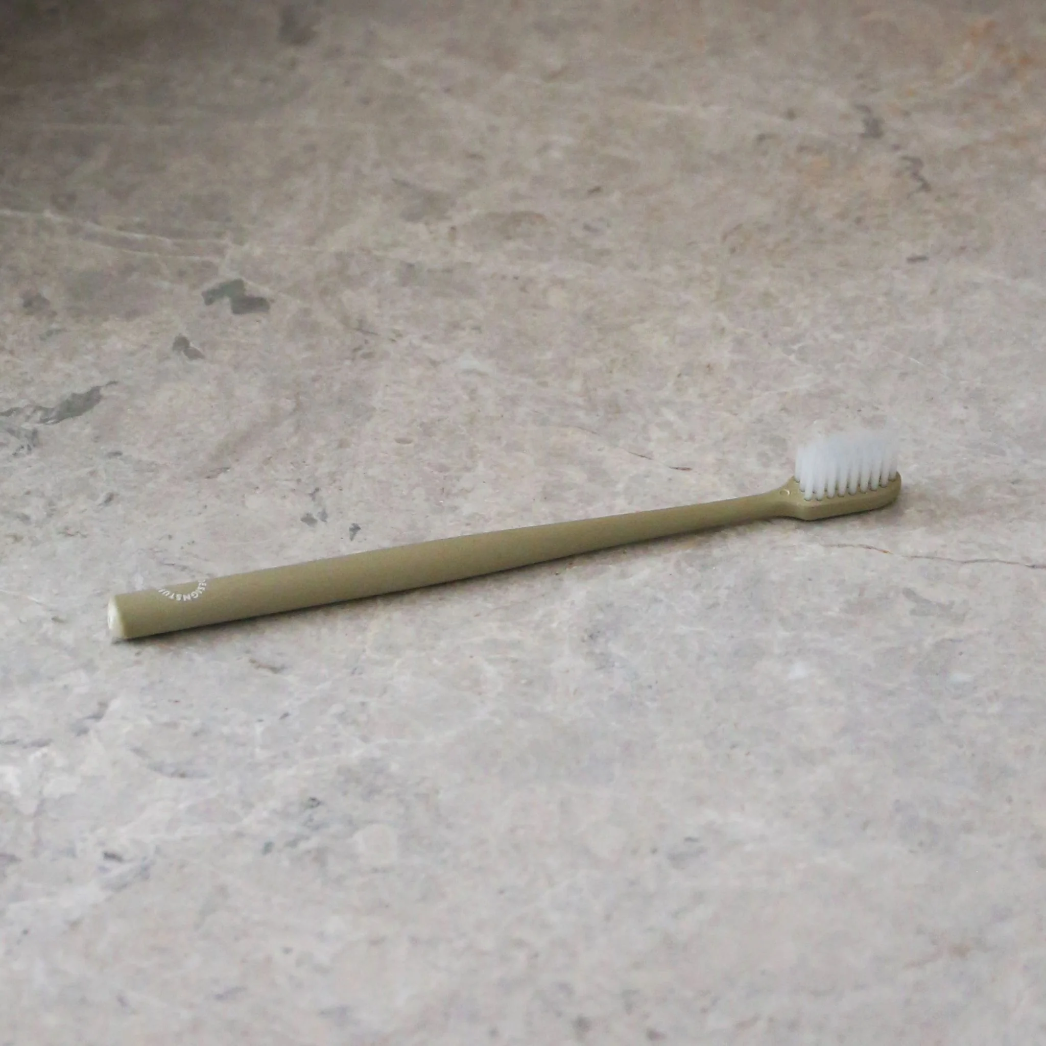 DESIGNSTUFF Wheatstraw Toothbrush, Khaki - Image 2