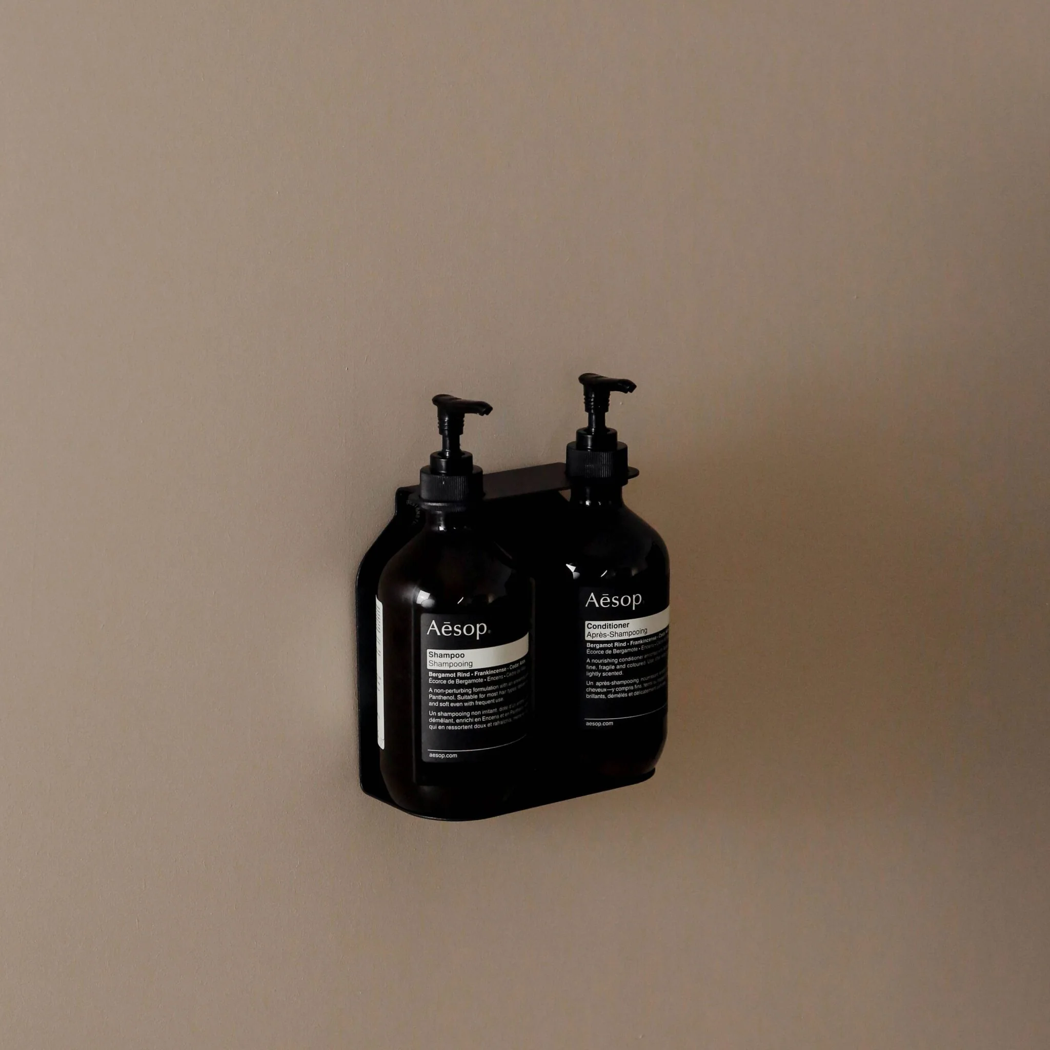 DESIGNSTUFF Dual Soap Dispenser Holder, Black - Image 3