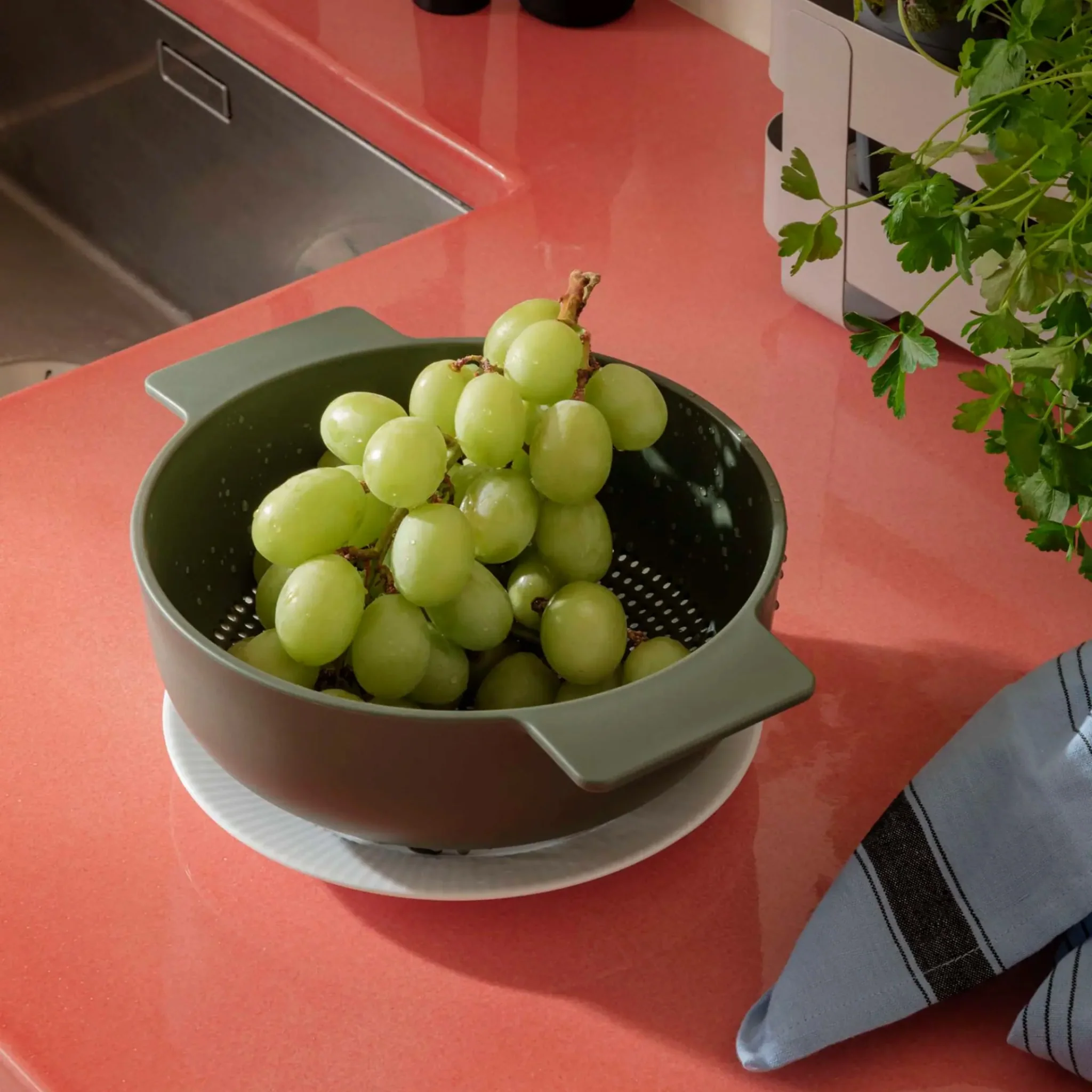 EVA SOLO Green Tool Colander, Green - Image 3
