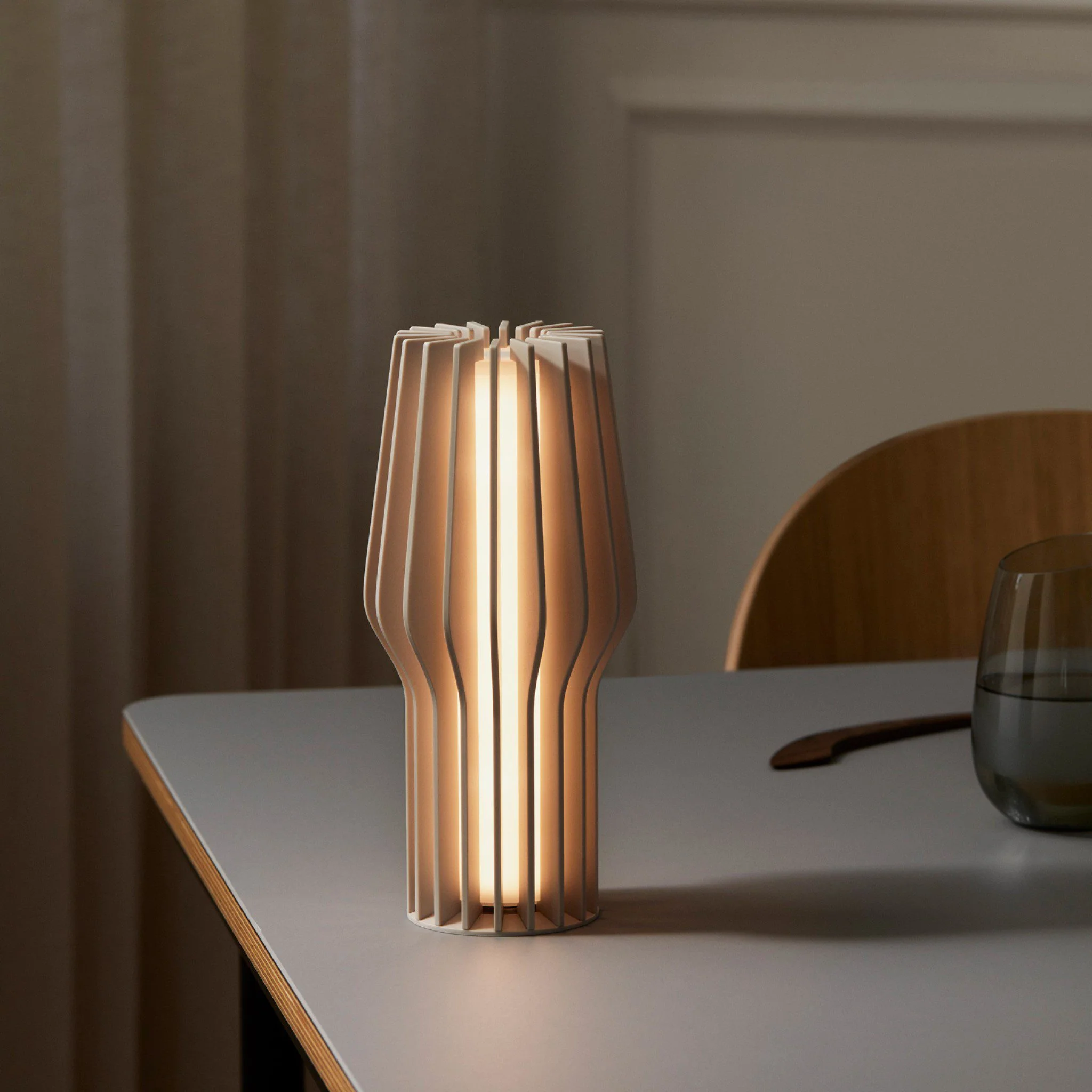 EVA SOLO Radiant Rechargeable Table Lamp, Beige - Image 4