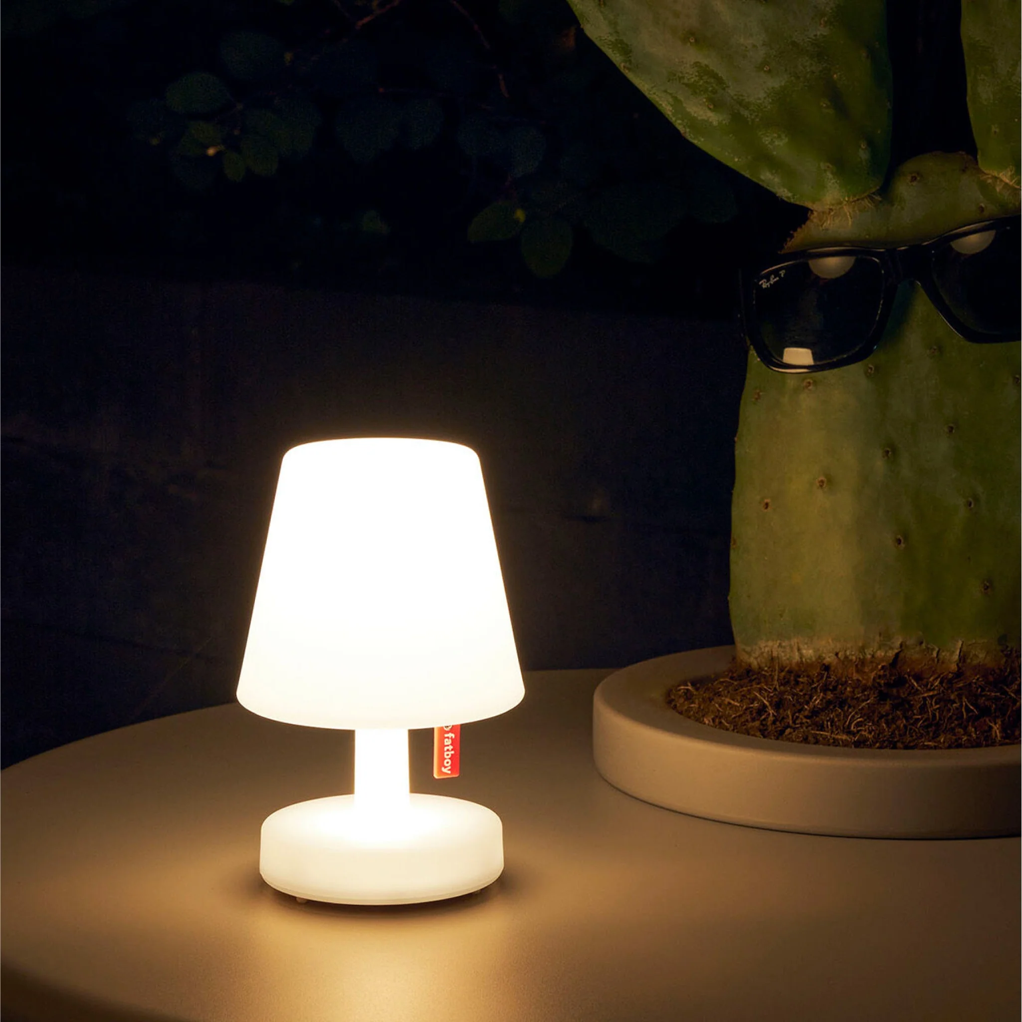 FATBOY Edison La Surprise Rechargeable Table Lamp, H15cm, White - Image 2