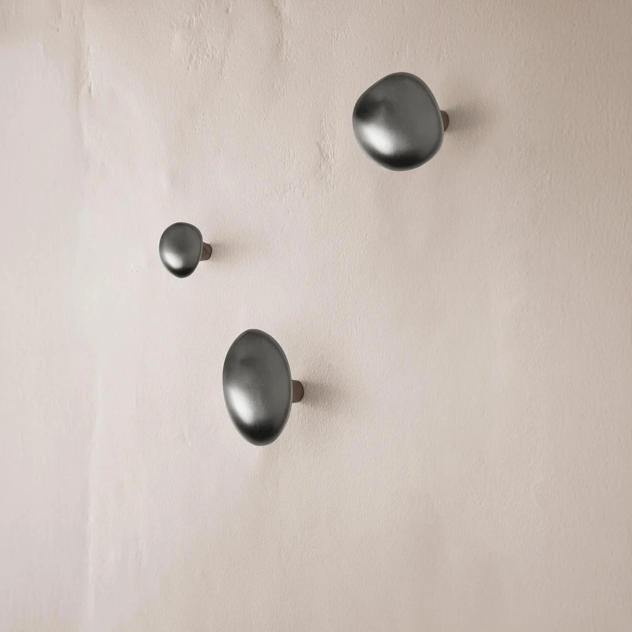 FERM LIVING Chanterelle Hook, Black Brass - Image 2