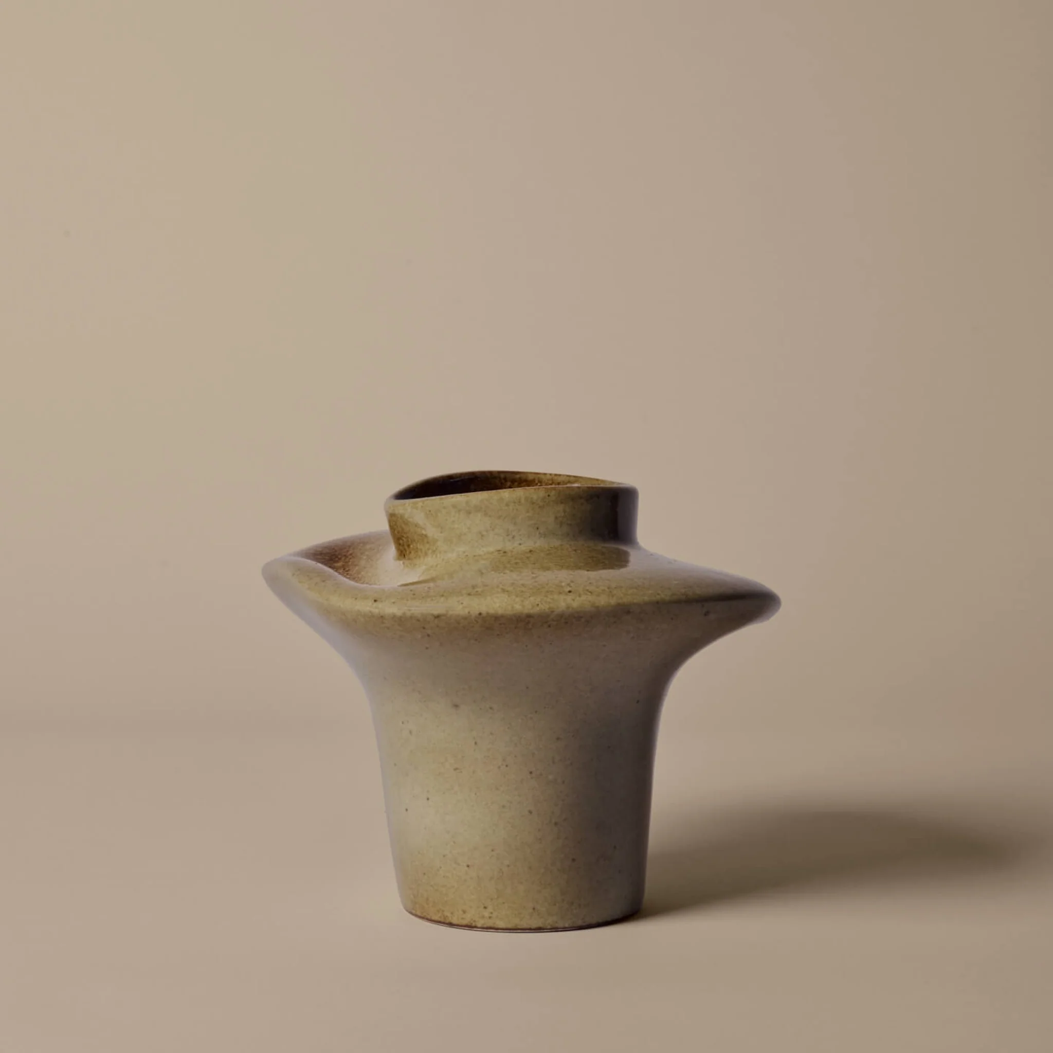 FERM LIVING Evio Vase, H22, Elm Green - Image 3