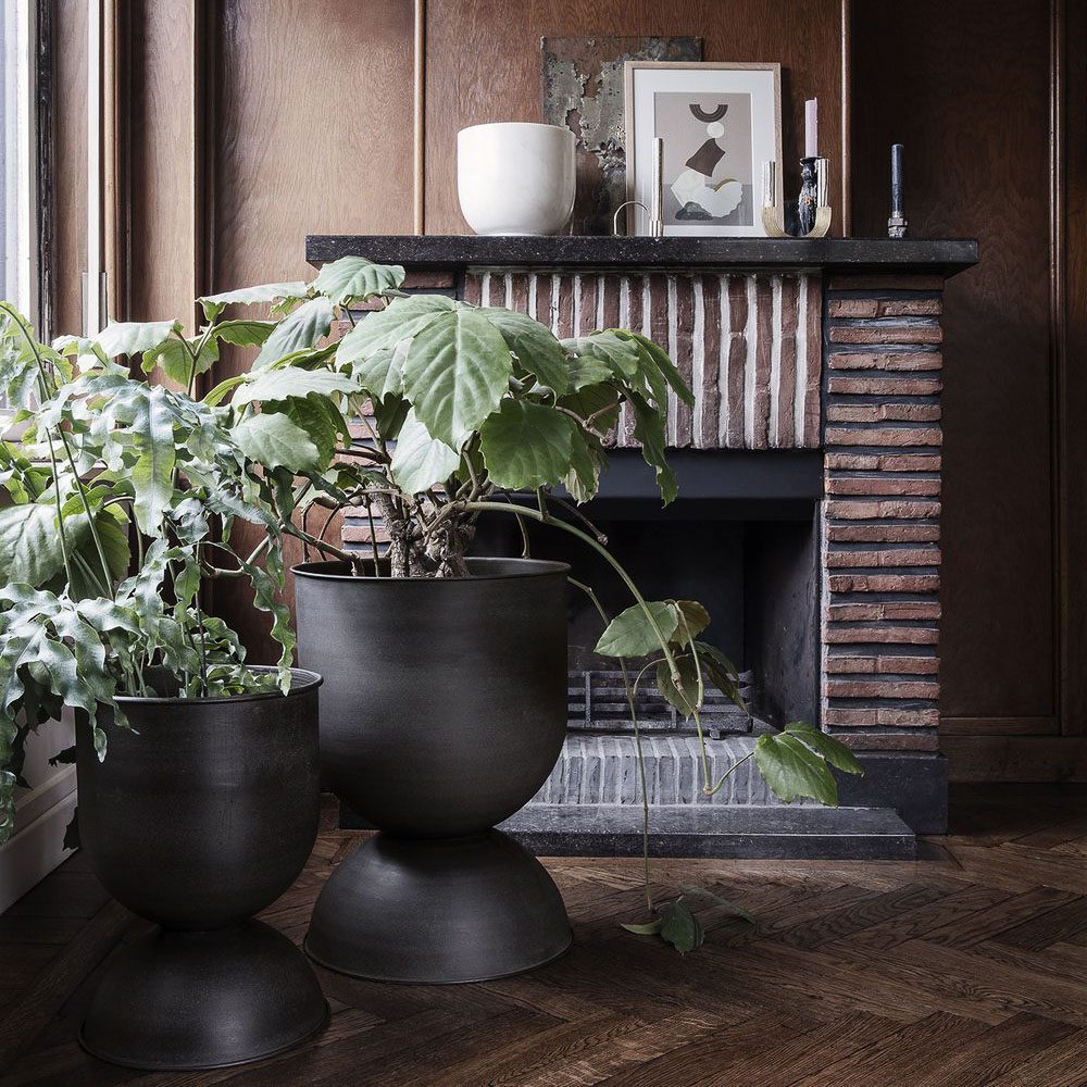 FERM LIVING Hourglass Flower Pot, H42.5cm Small, Black - Image 3