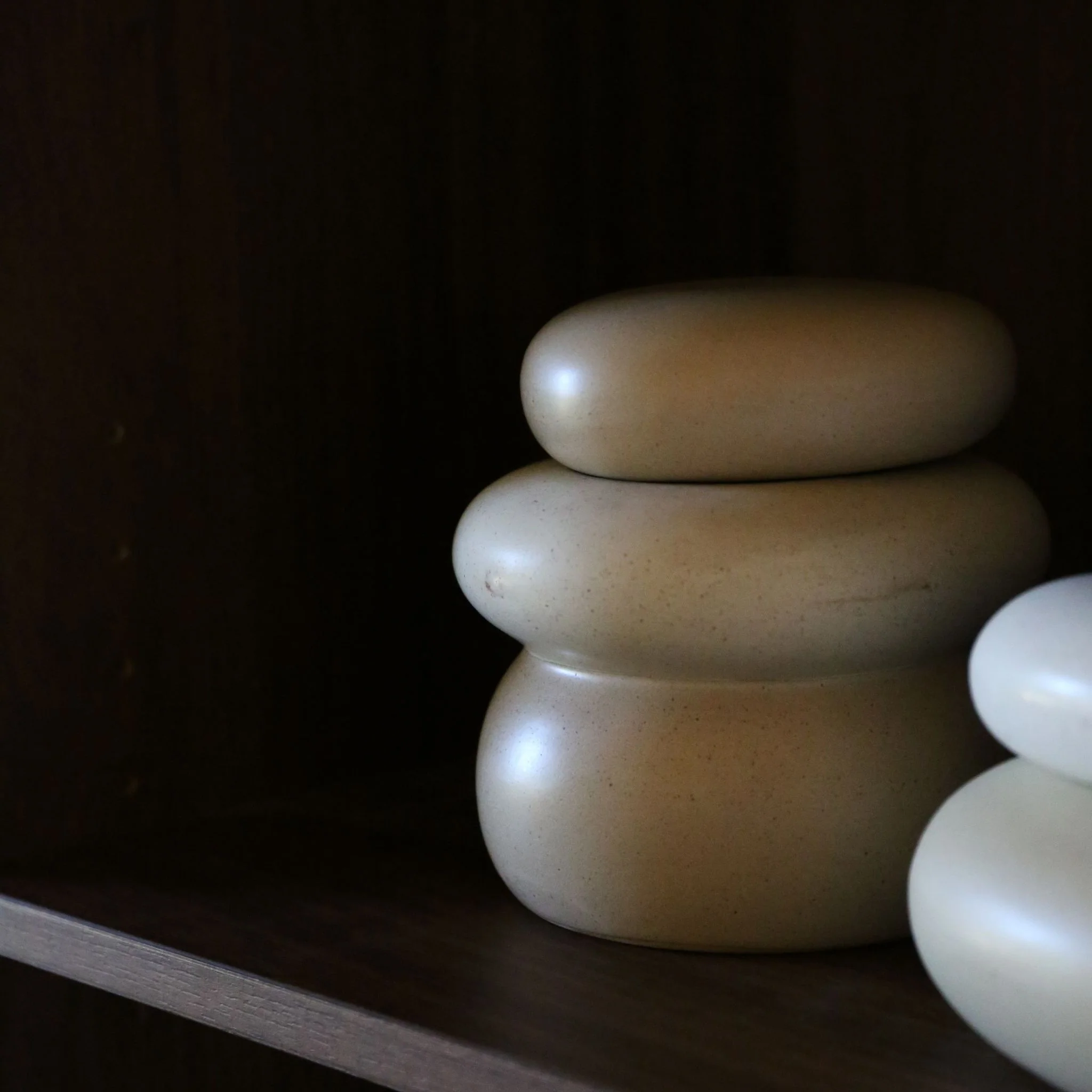 FERM LIVING Pebble Box, Large, H14cm, Sand/Cream - Image 5