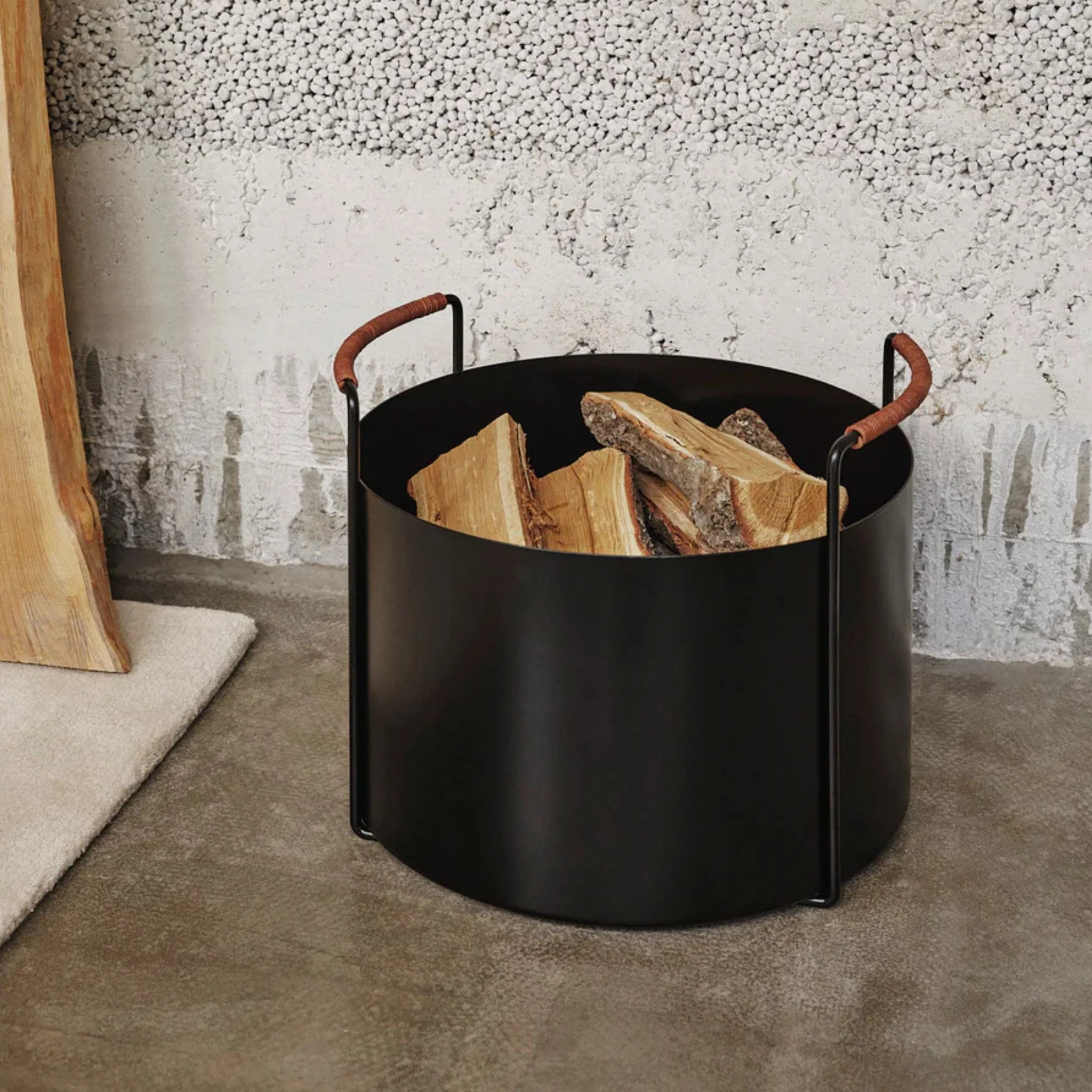 FERM LIVING Port Firewood Bucket, Black - Image 4