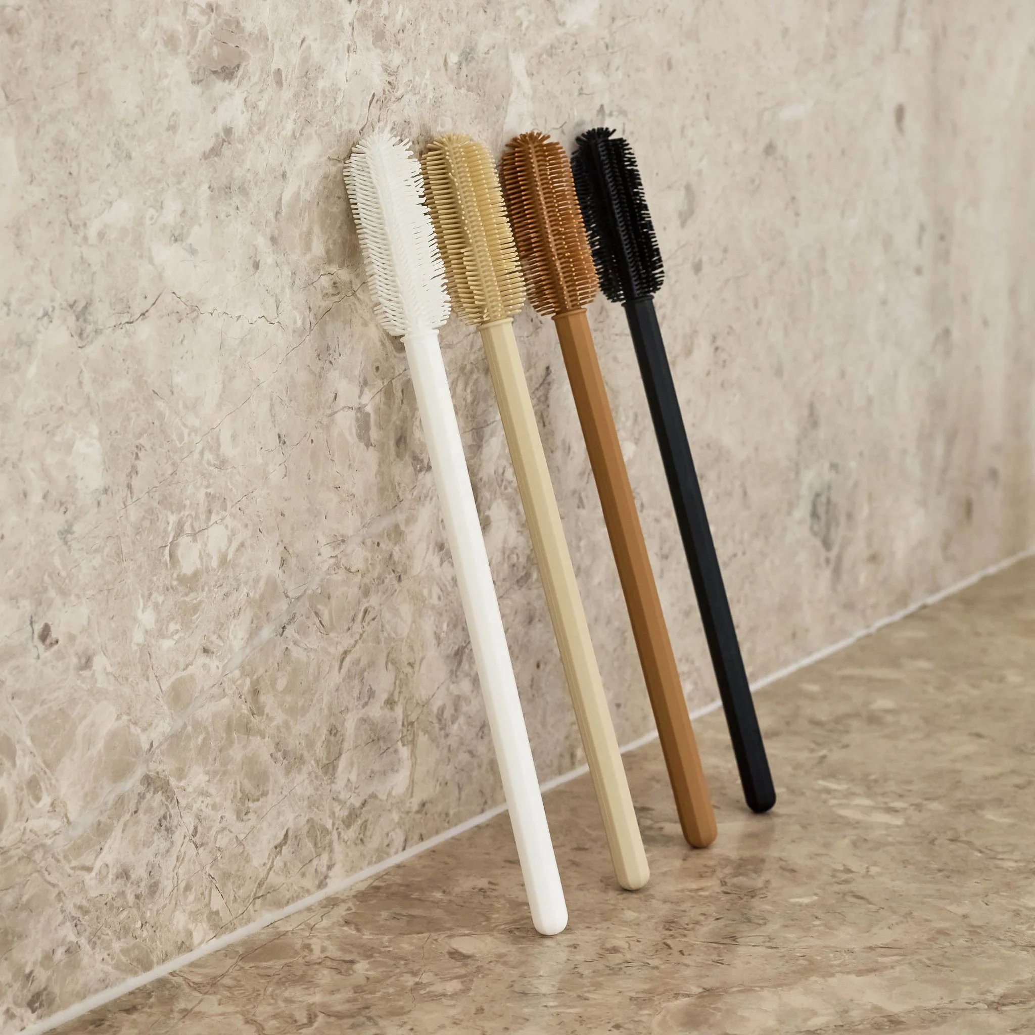 Gift With Purchase | DESIGNSTUFF VANA Bottle Brush - Image 4