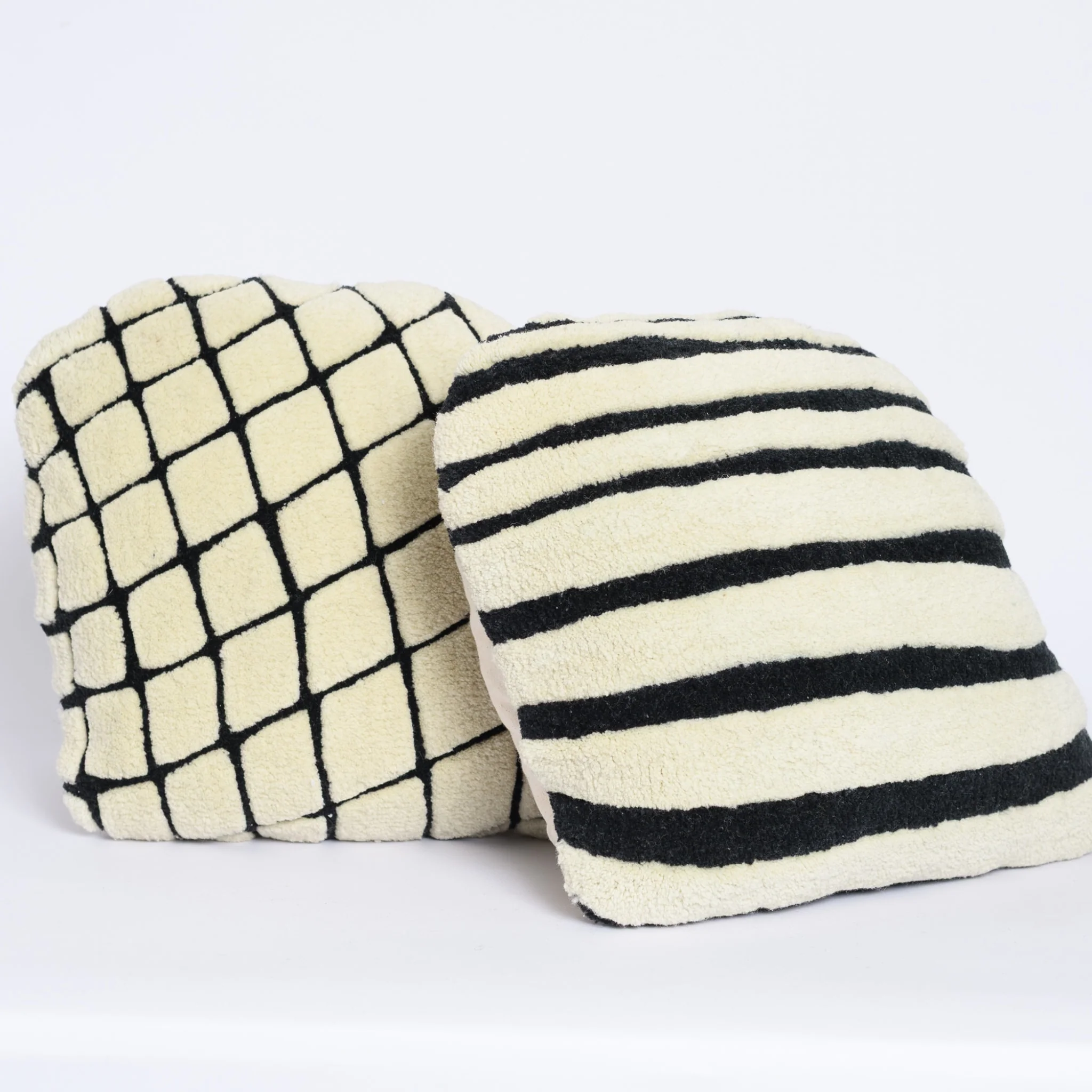 HAUS ÜGER Bonbon Cushion, 42x40cm, Off-White - Image 2