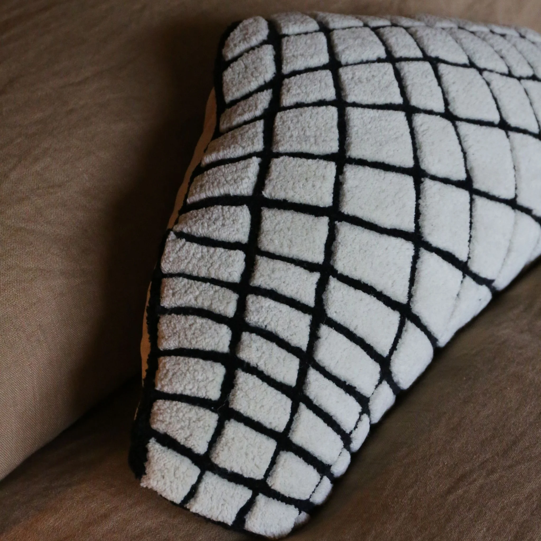 HAUS ÜGER Grid Slim Cushion, 40x80cm, Off-White - Image 9