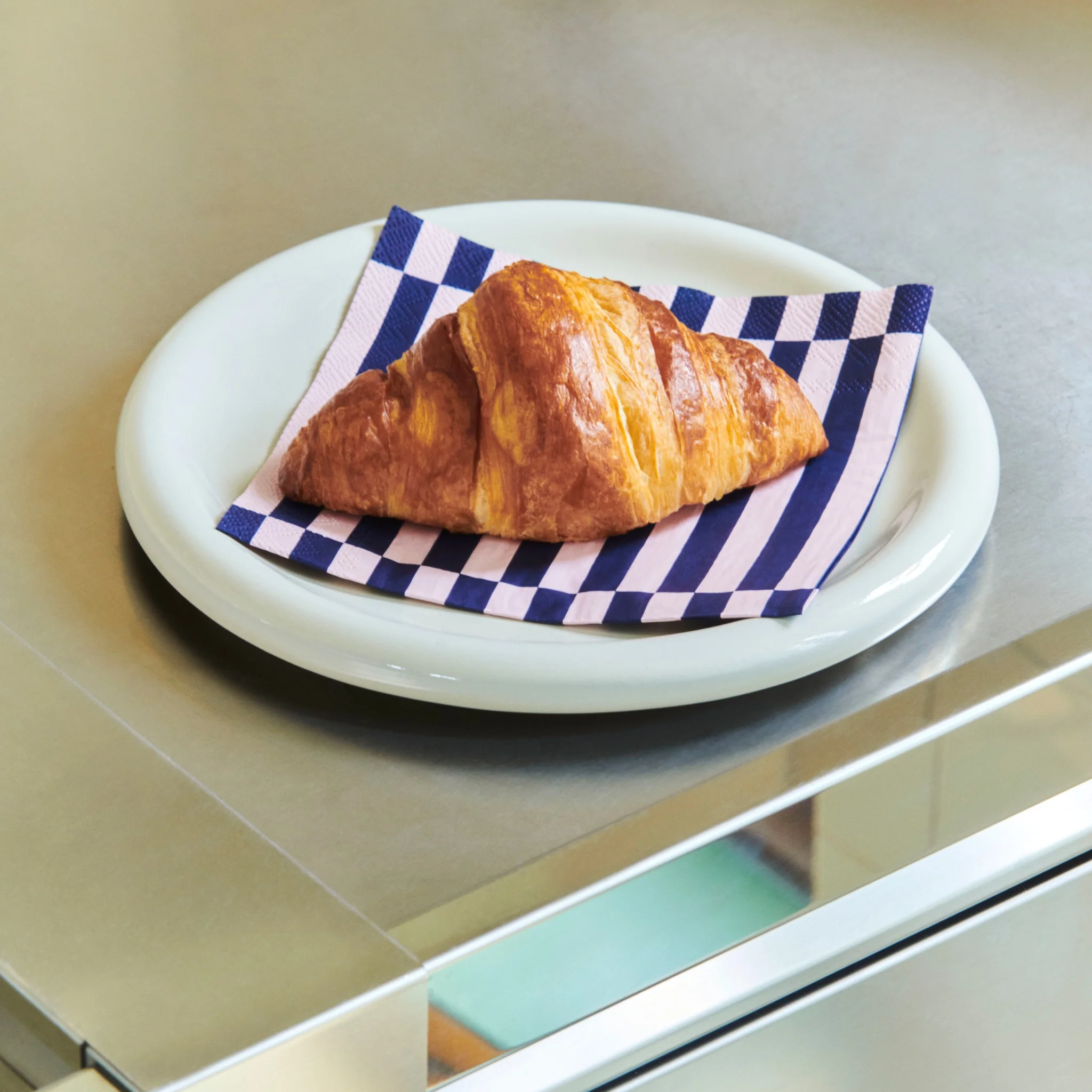 HAY Barro Plate, D24cm, Off-White (Set of 2) - Image 5