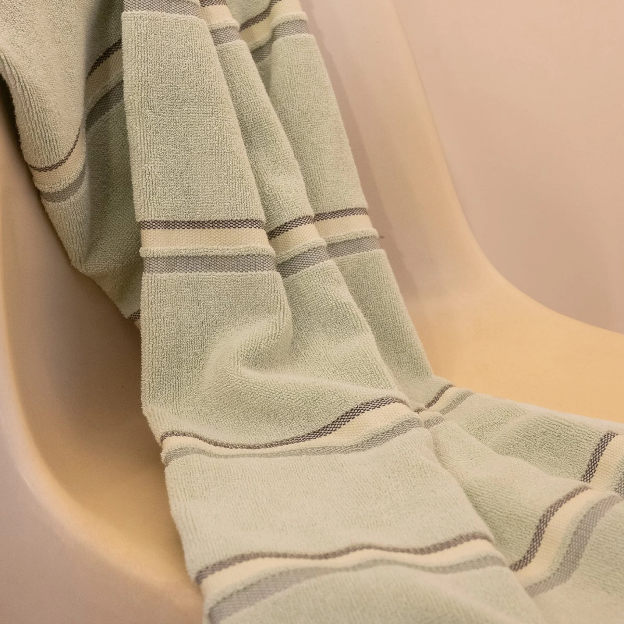 KOBN Beach/Bath Towel, 100x180cm, Matcha - Image 2