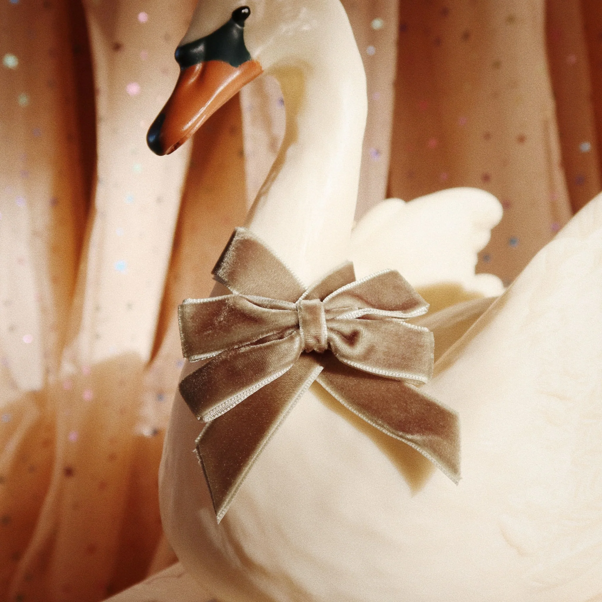 KONGES SLØJD LED Kids Swan Lamp, Beige - Image 4