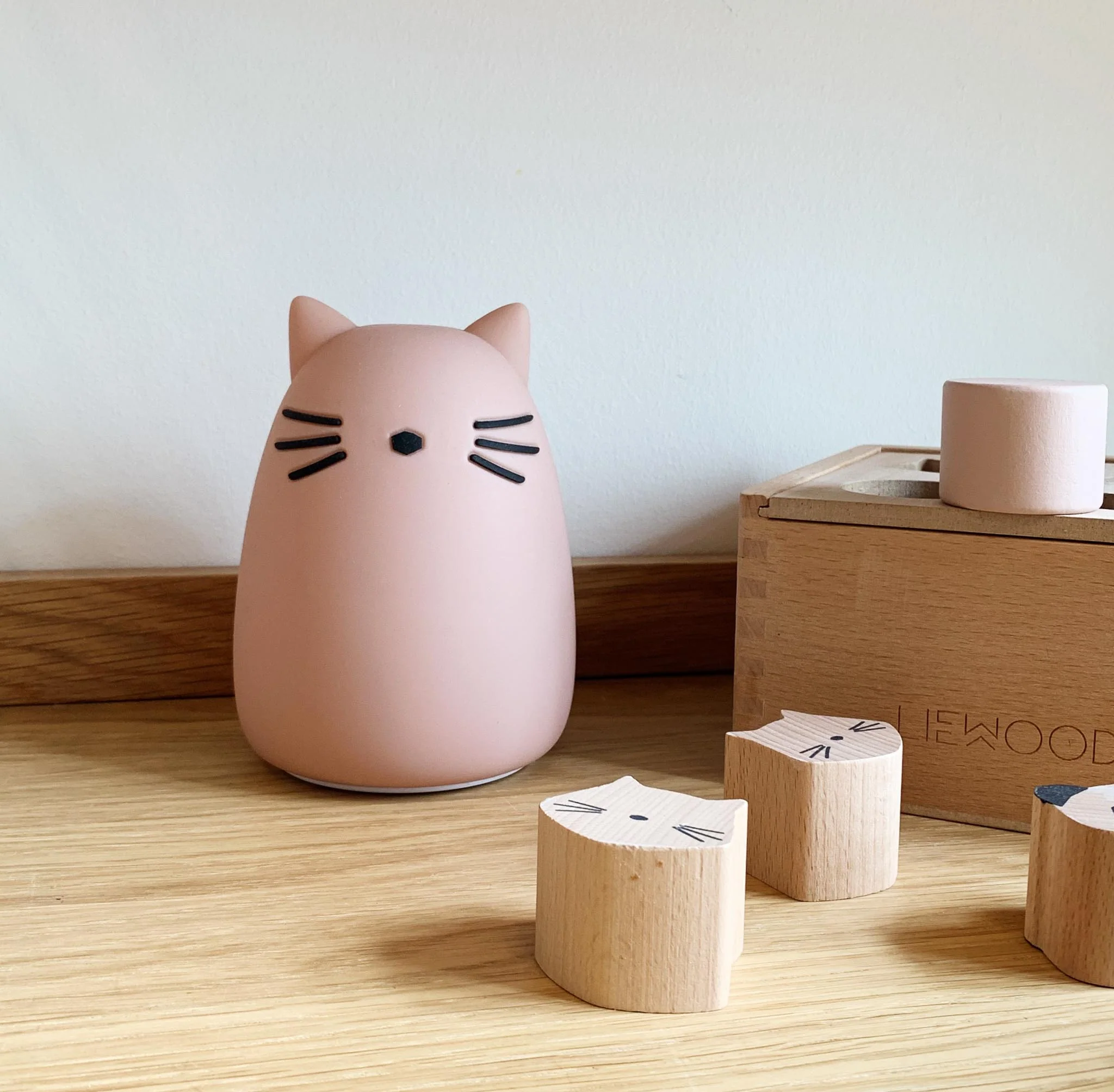 LIEWOOD Winston Kids Night Light, Cat Rose - Image 2