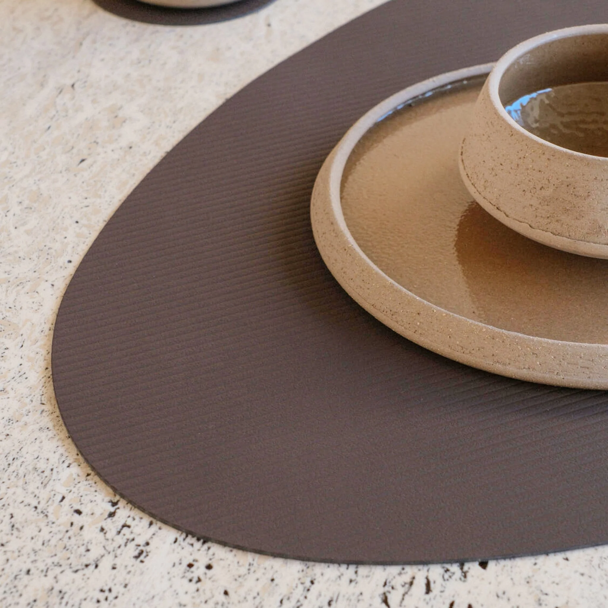 LIND DNA Nupo Curve Table Placemat L, Caviar - Image 5